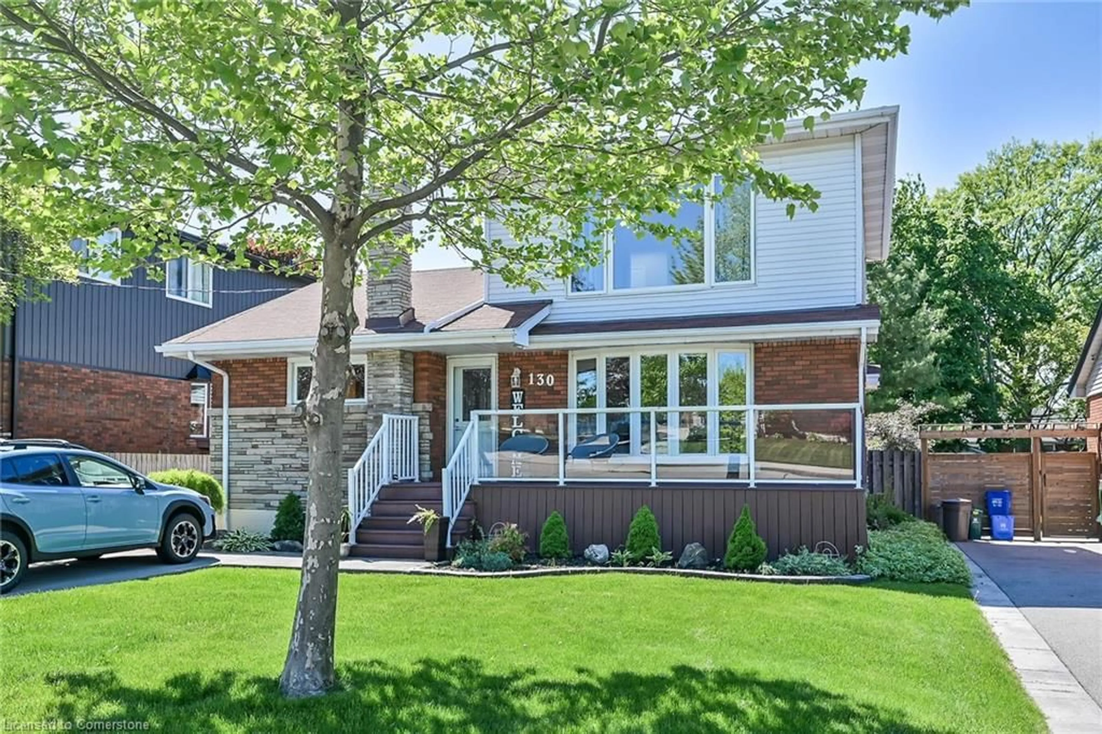 Home with brick exterior material, street for 130 West 26th St, Hamilton Ontario L9C 4Z4
