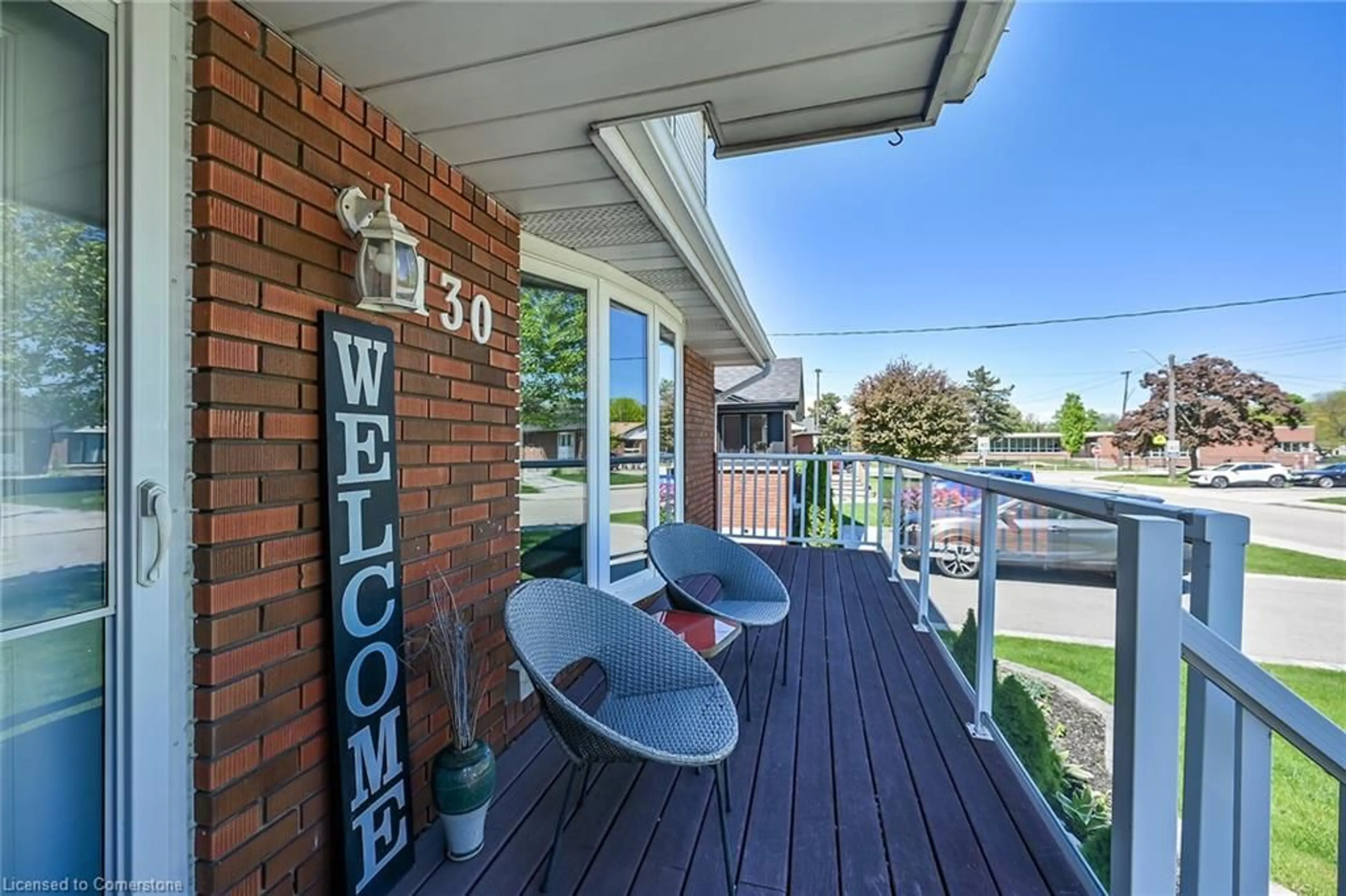 Patio, street for 130 West 26th St, Hamilton Ontario L9C 4Z4