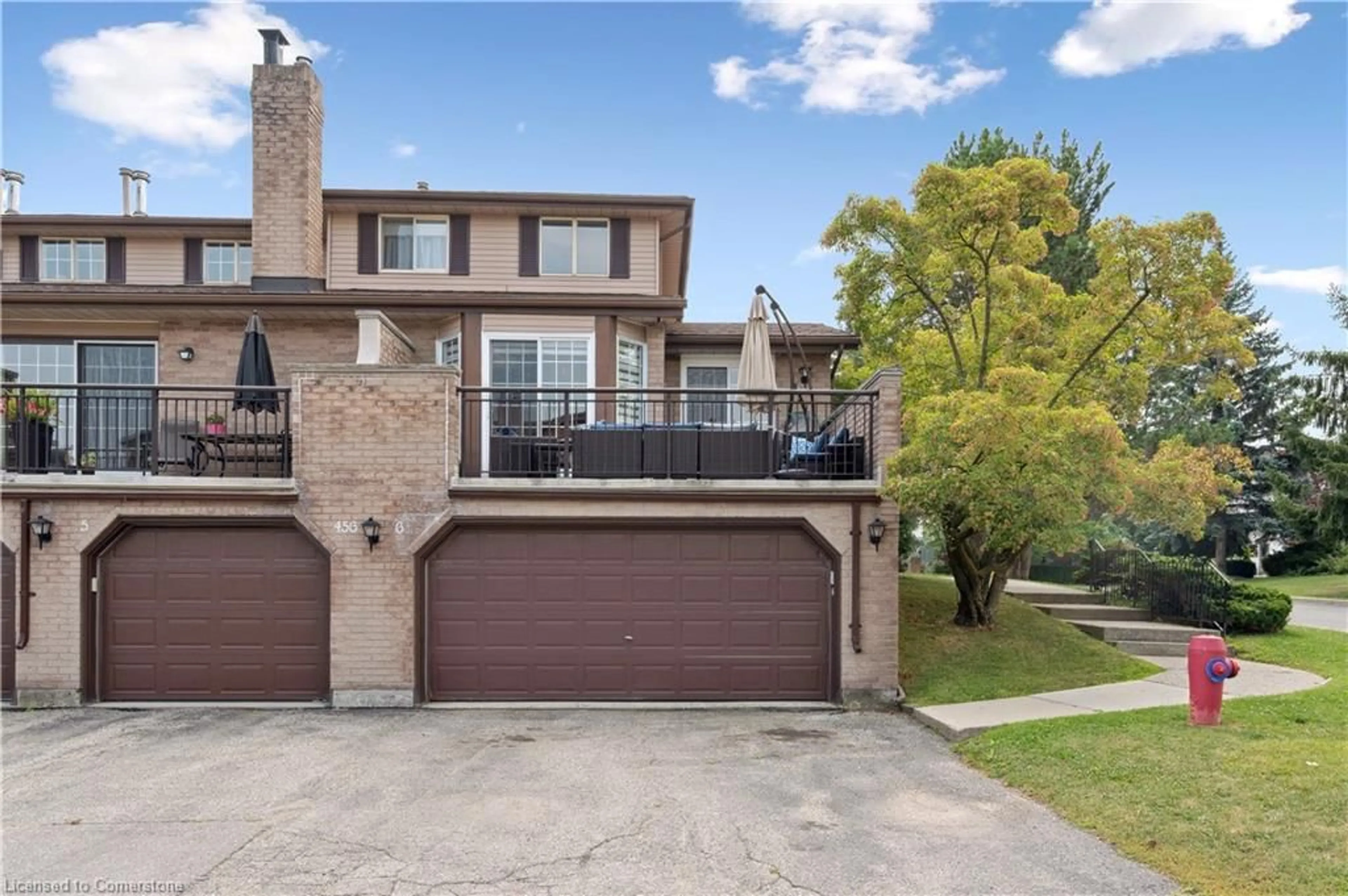 A pic from outside/outdoor area/front of a property/back of a property/a pic from drone, unknown for 456 Beechwood Pl #6, Waterloo Ontario N2T 1N5