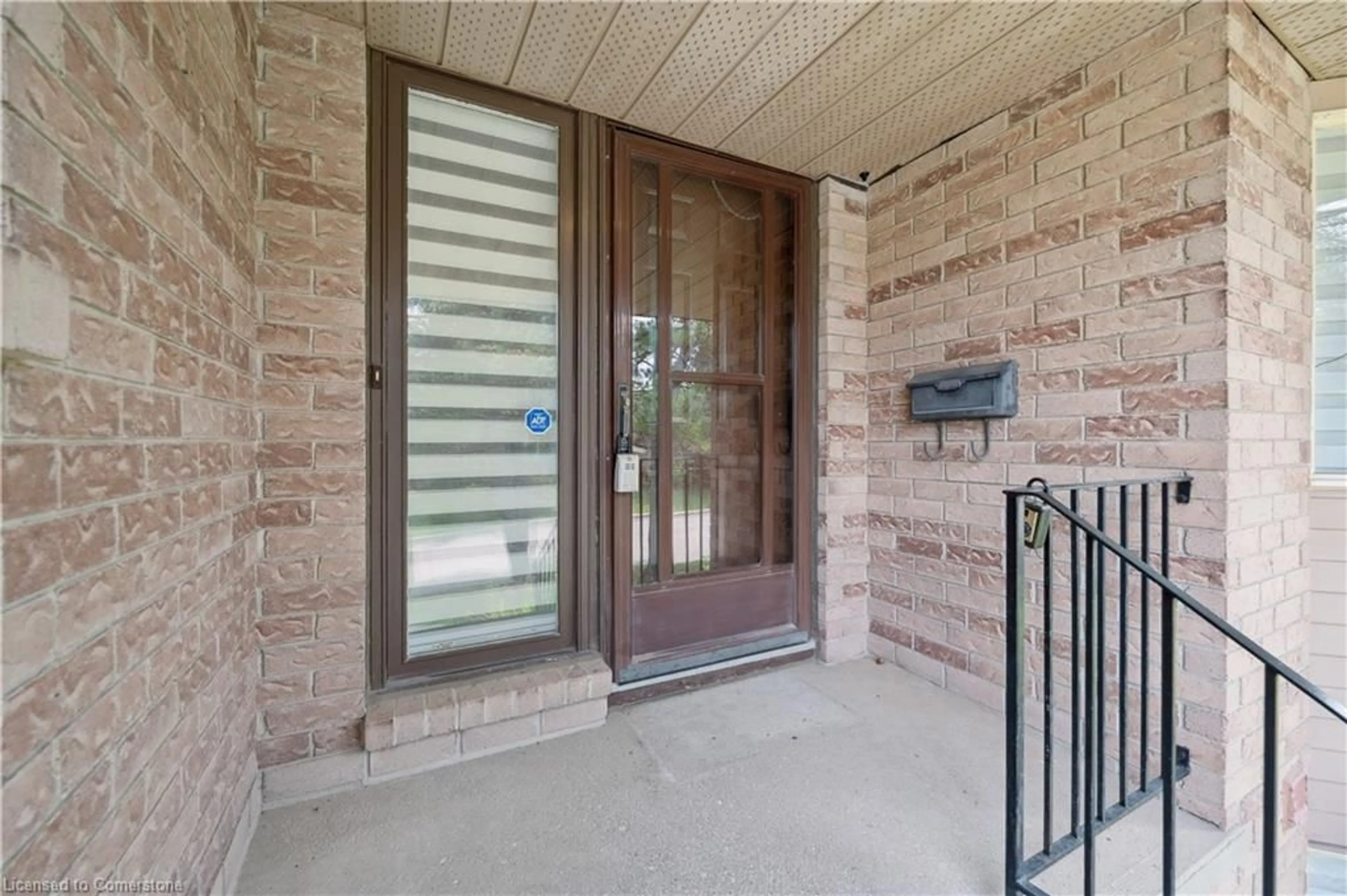 Indoor entryway for 456 Beechwood Pl #6, Waterloo Ontario N2T 1N5
