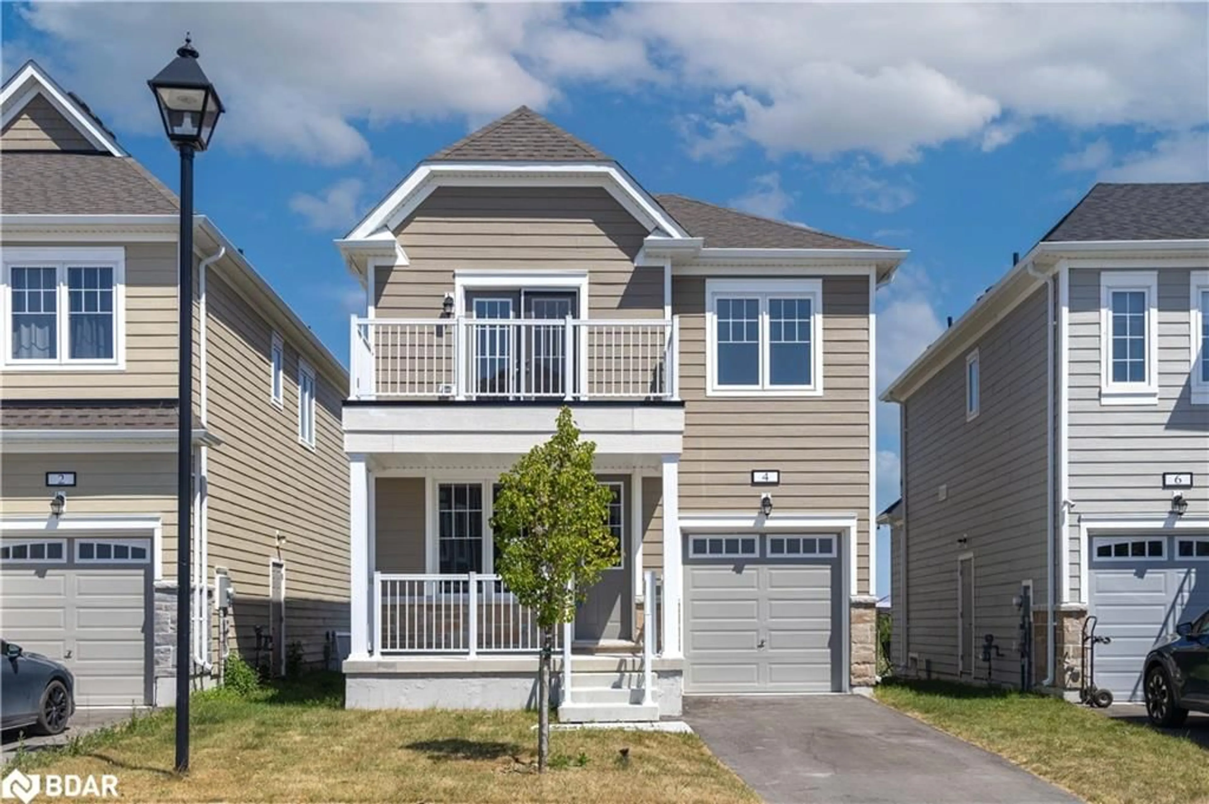Home with vinyl exterior material, street for 4 Shapira Ave, Wasaga Beach Ontario L9Z 0K1