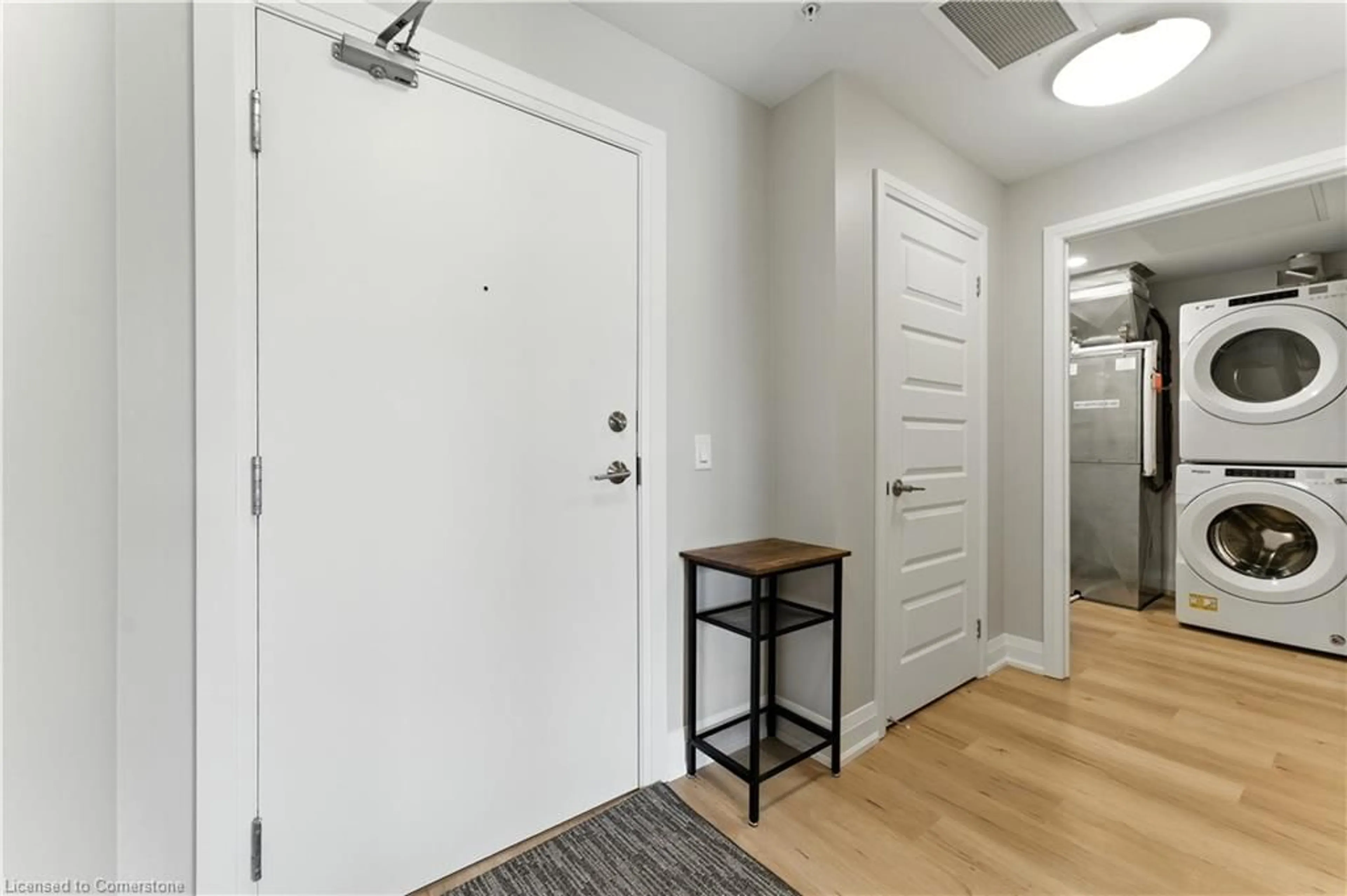 Indoor entryway for 88 Gibson Street St #403, Ayr Ontario N0B 1E0
