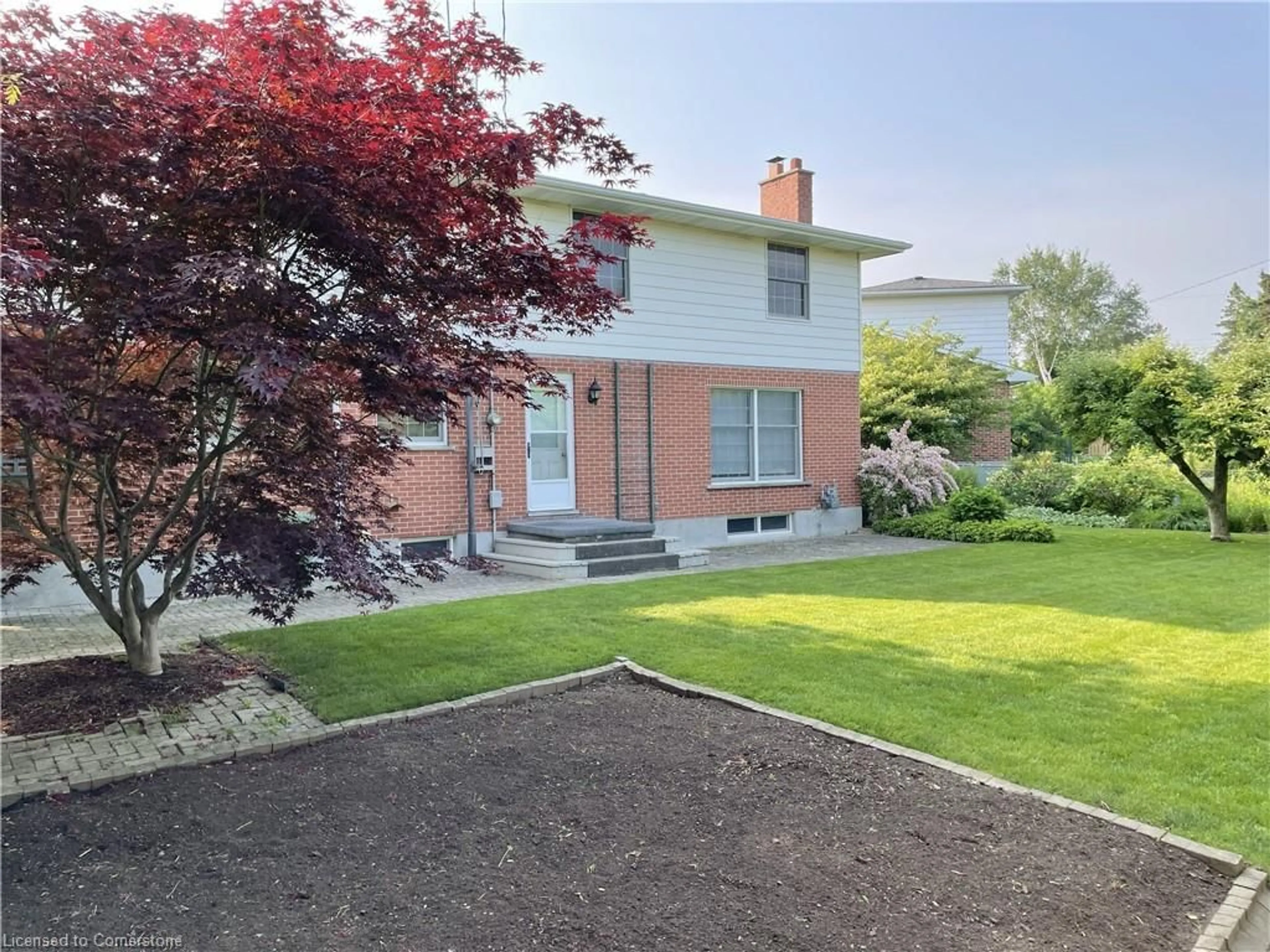 A pic from outside/outdoor area/front of a property/back of a property/a pic from drone, street for 30 Lanscott Pl, Hamilton Ontario L8K 5G6