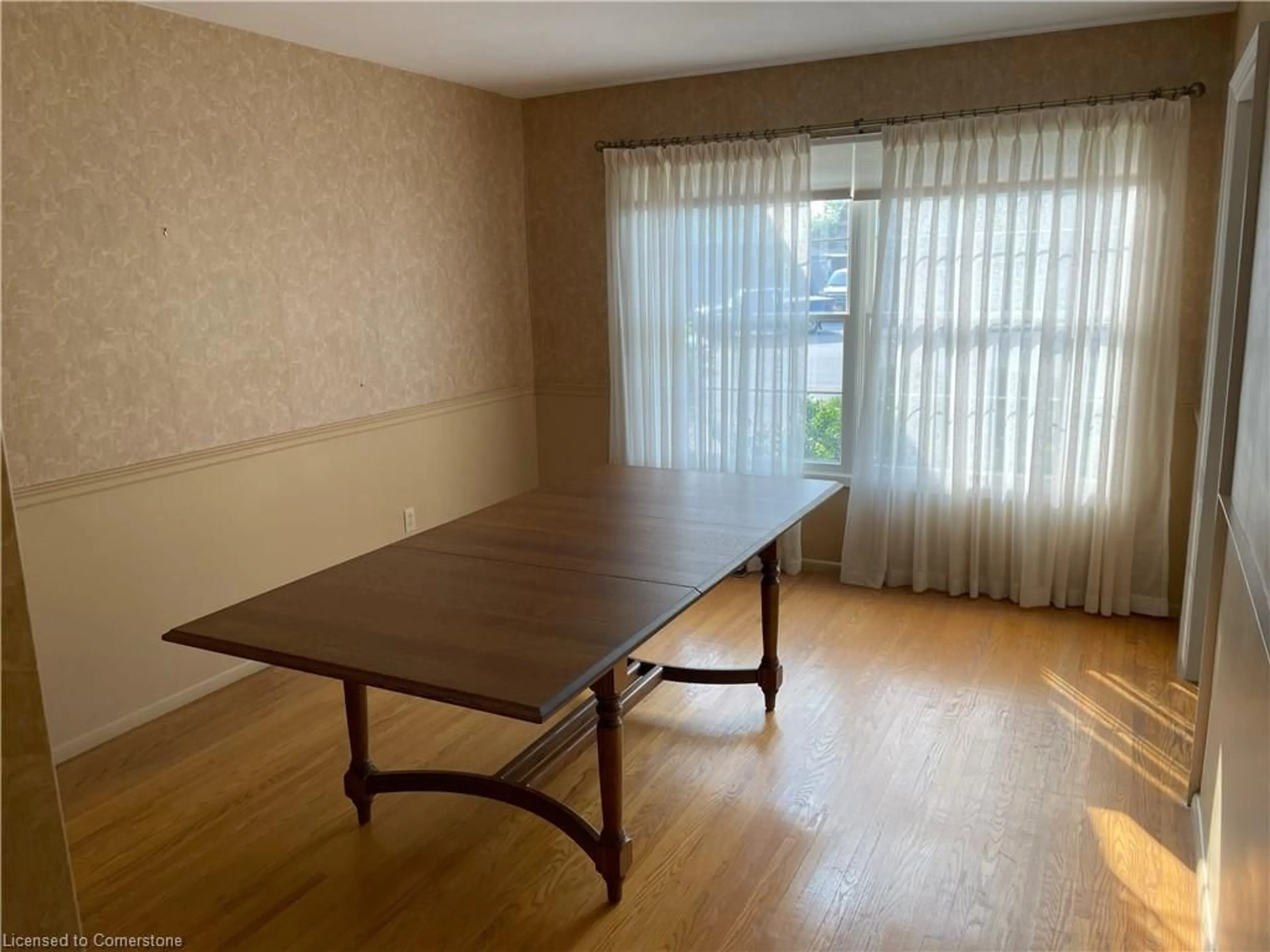 A pic of a room for 30 Lanscott Pl, Hamilton Ontario L8K 5G6