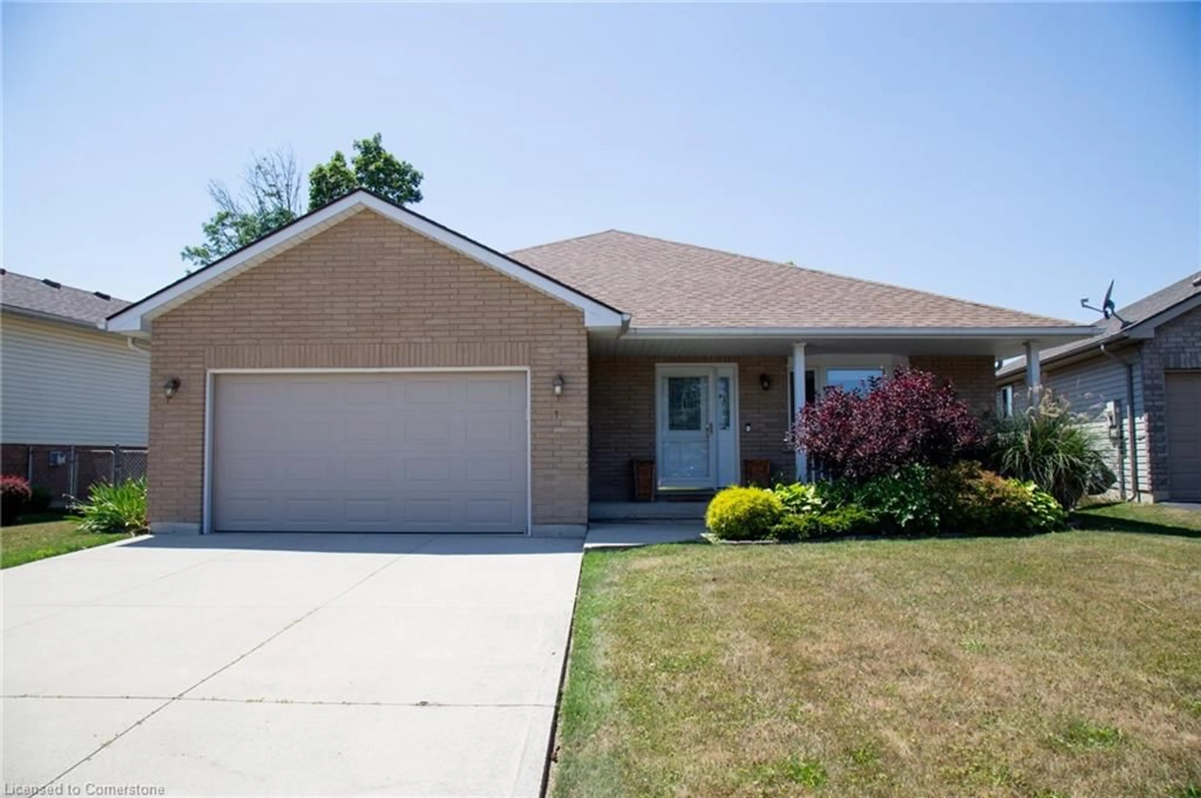Home with vinyl exterior material, street for 17 Briarlea Cres Cres, Port Dover Ontario N0A 1N4