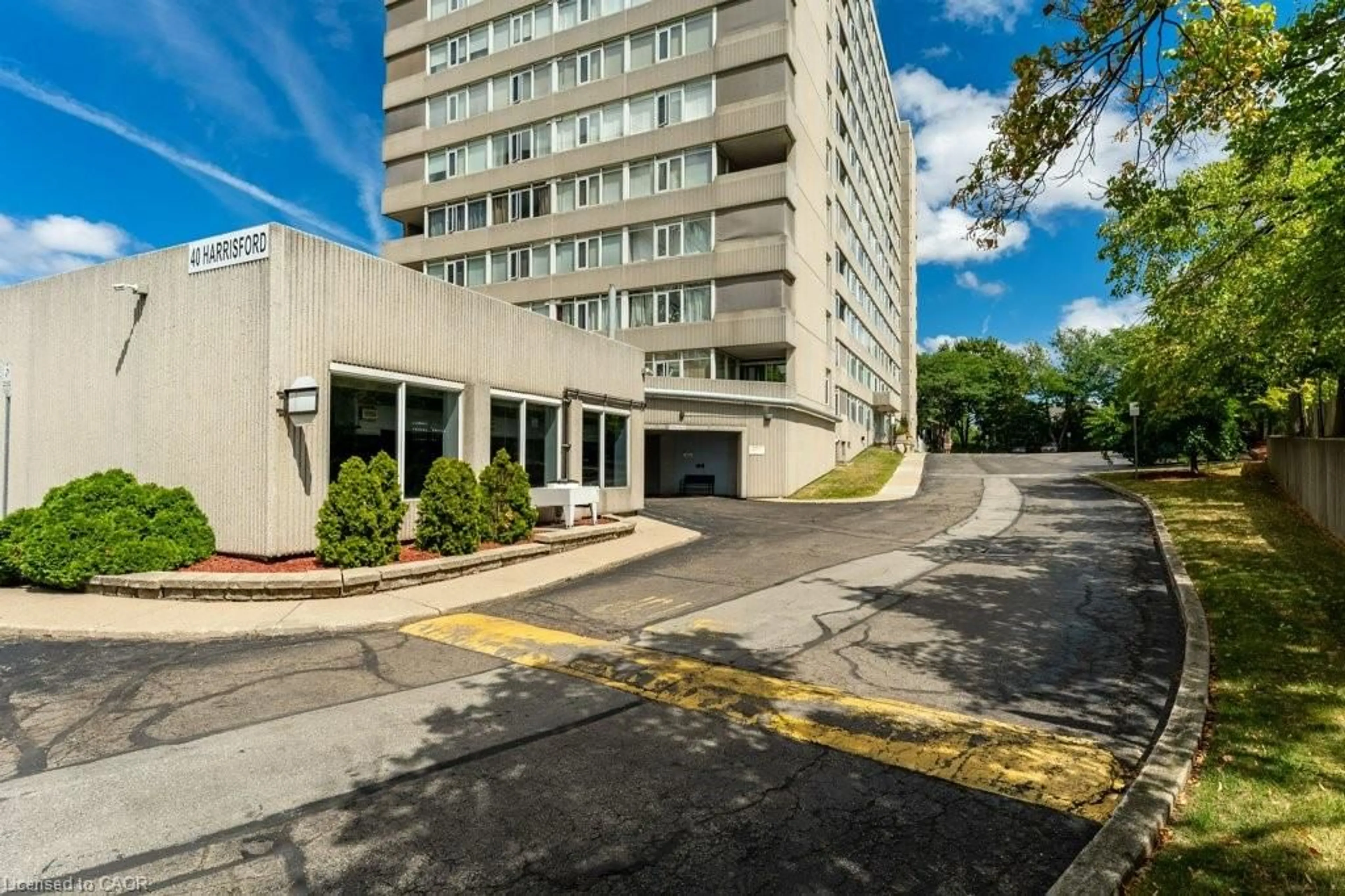 Unknown for 40 Harrisford St #305, Hamilton Ontario L8K 6N1