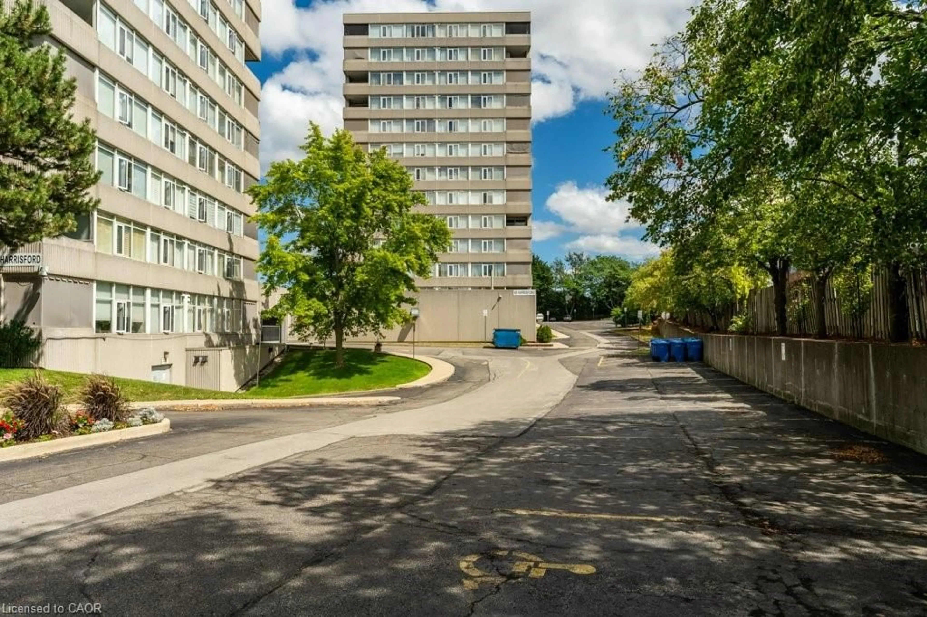 Unknown for 40 Harrisford St #305, Hamilton Ontario L8K 6N1