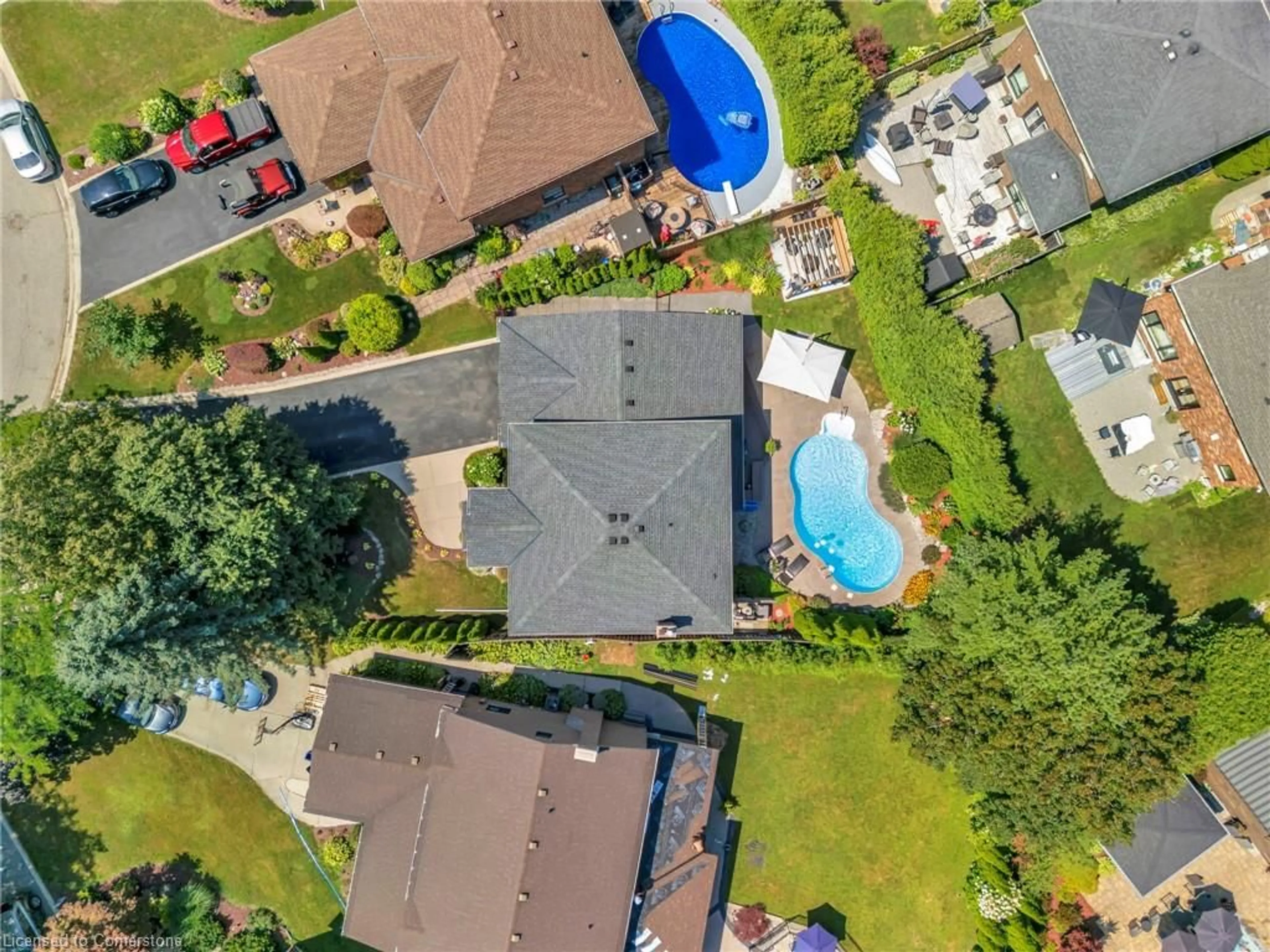 A pic from outside/outdoor area/front of a property/back of a property/a pic from drone, unknown for 55 Abbey Close, Ancaster Ontario L9G 4K8