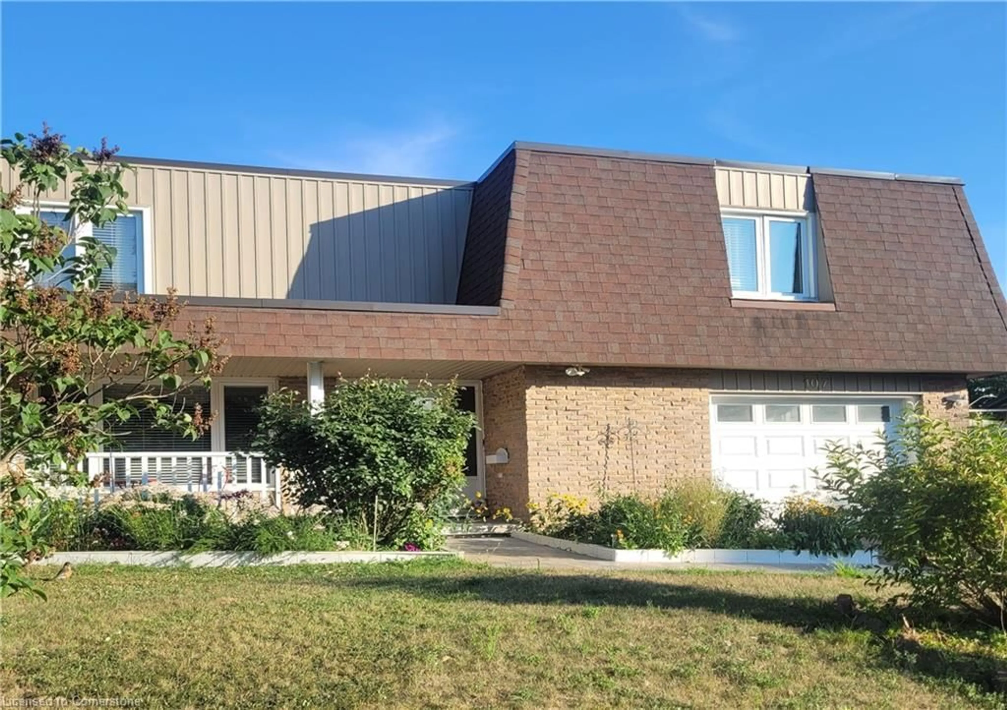 Home with vinyl exterior material, building for 107 Roseneath Cres, Kitchener Ontario N2E 1V8
