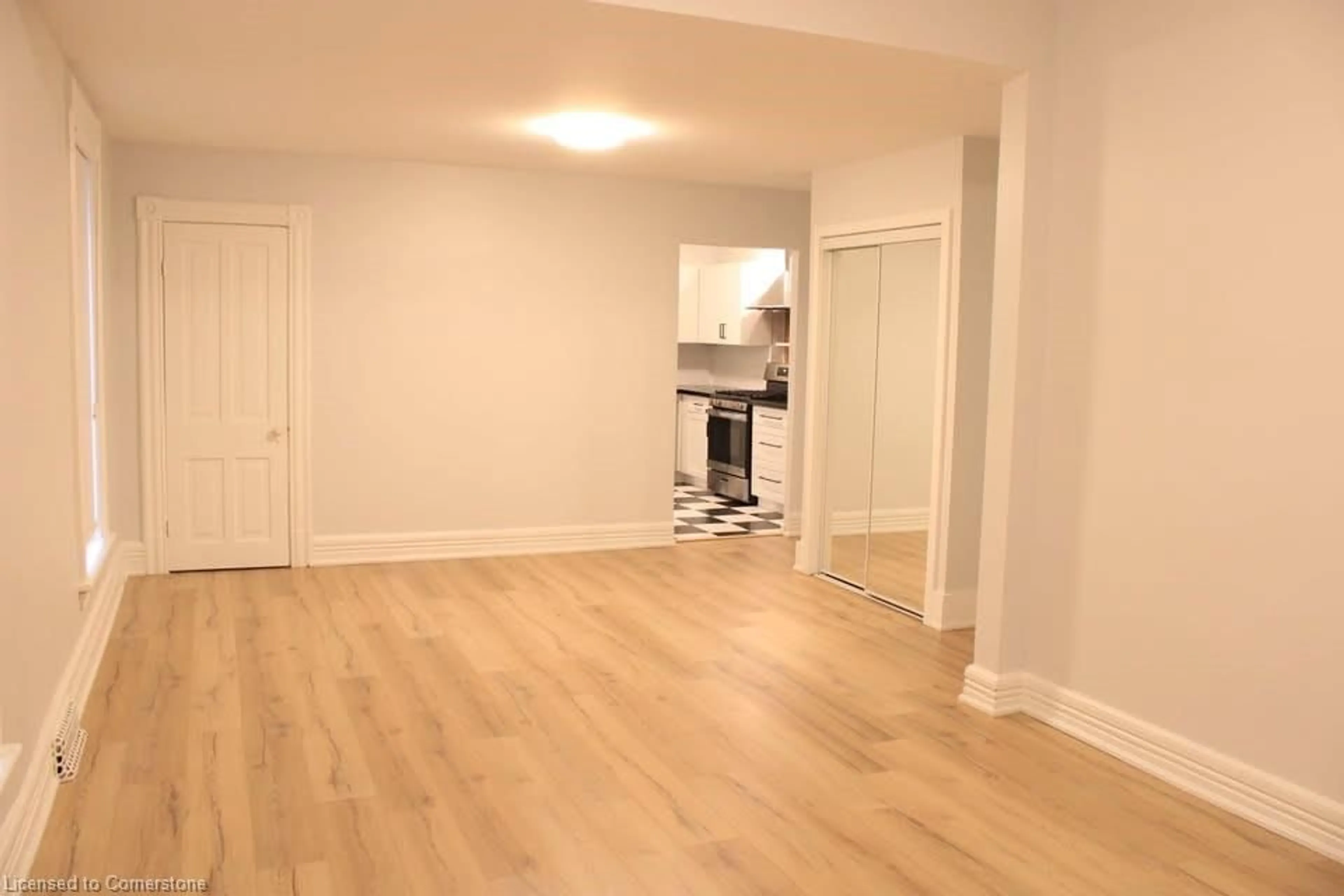 A pic of a room for 102 Grant Ave, Hamilton Ontario L8N 2X7