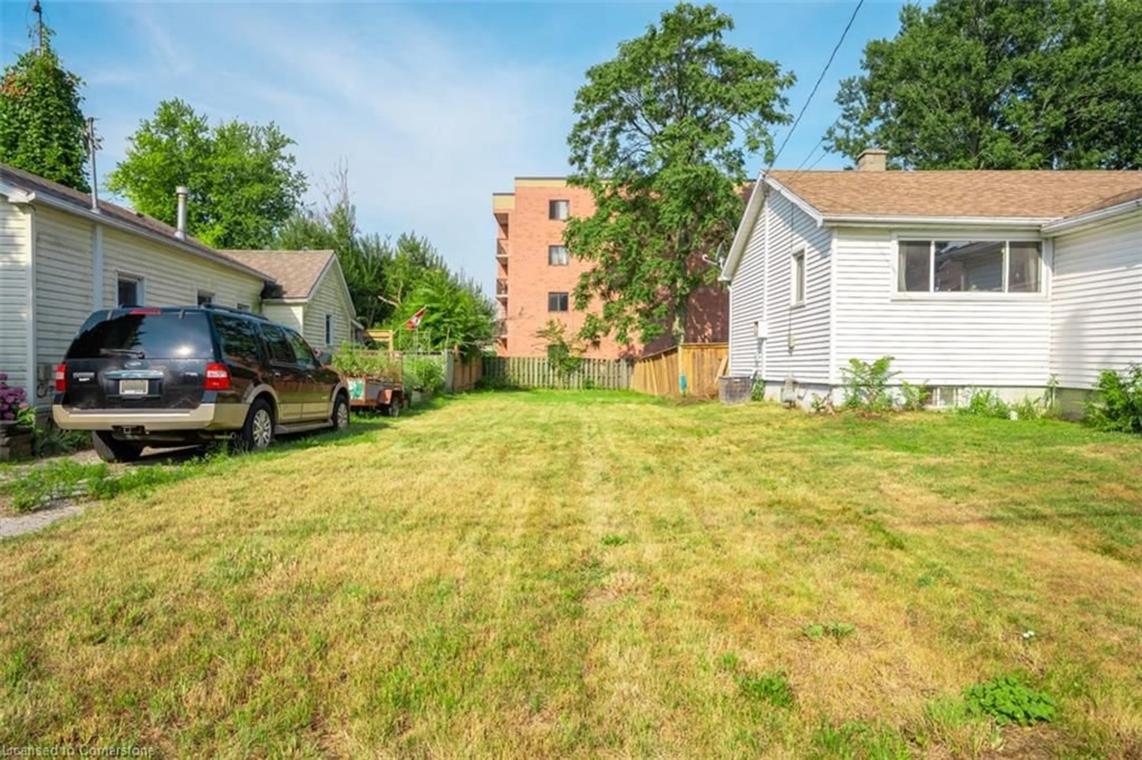 Patio, street for 34 Prince St, Chatham Ontario N7M 4N6