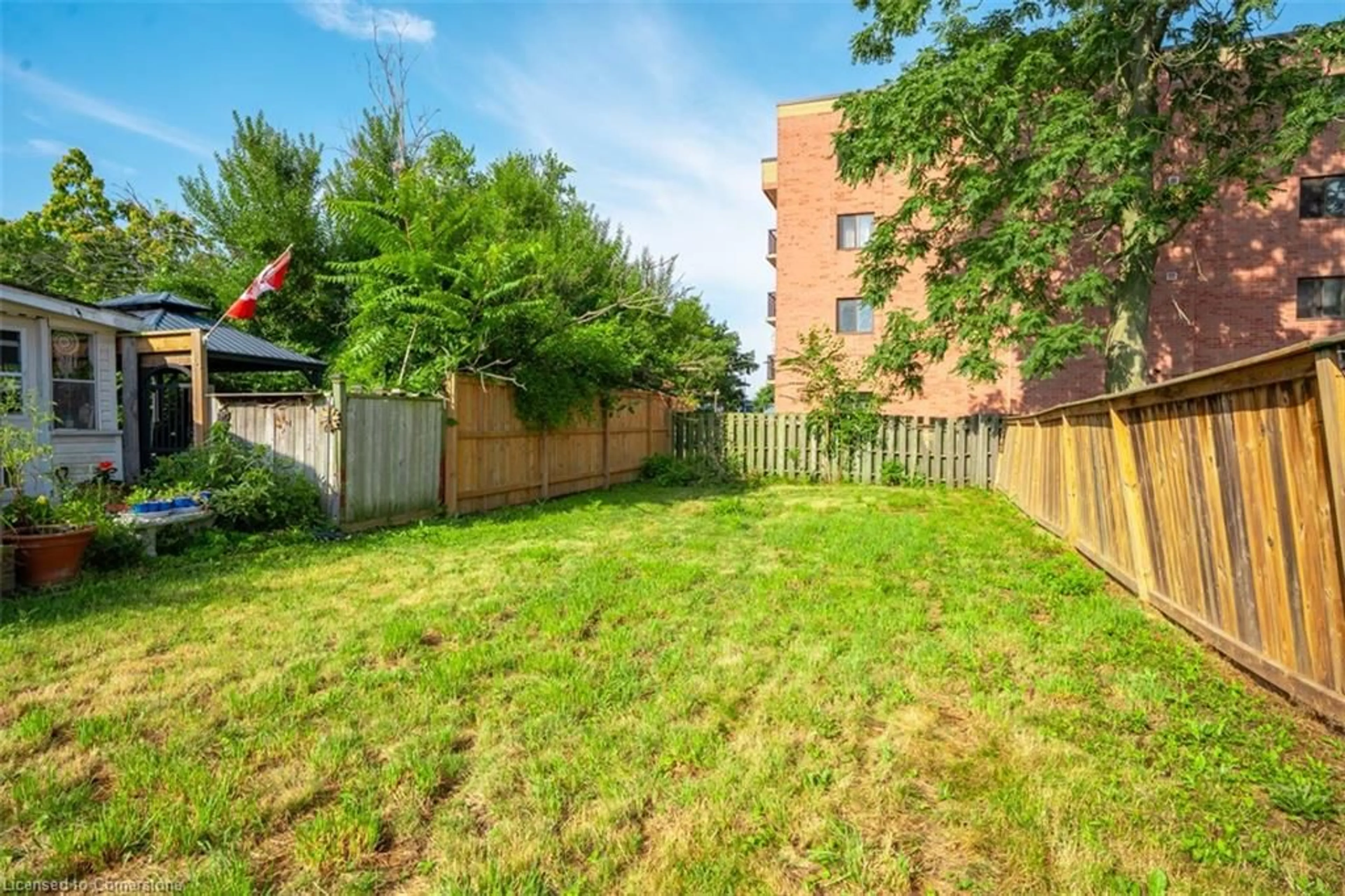 Patio, street for 34 Prince St, Chatham Ontario N7M 4N6