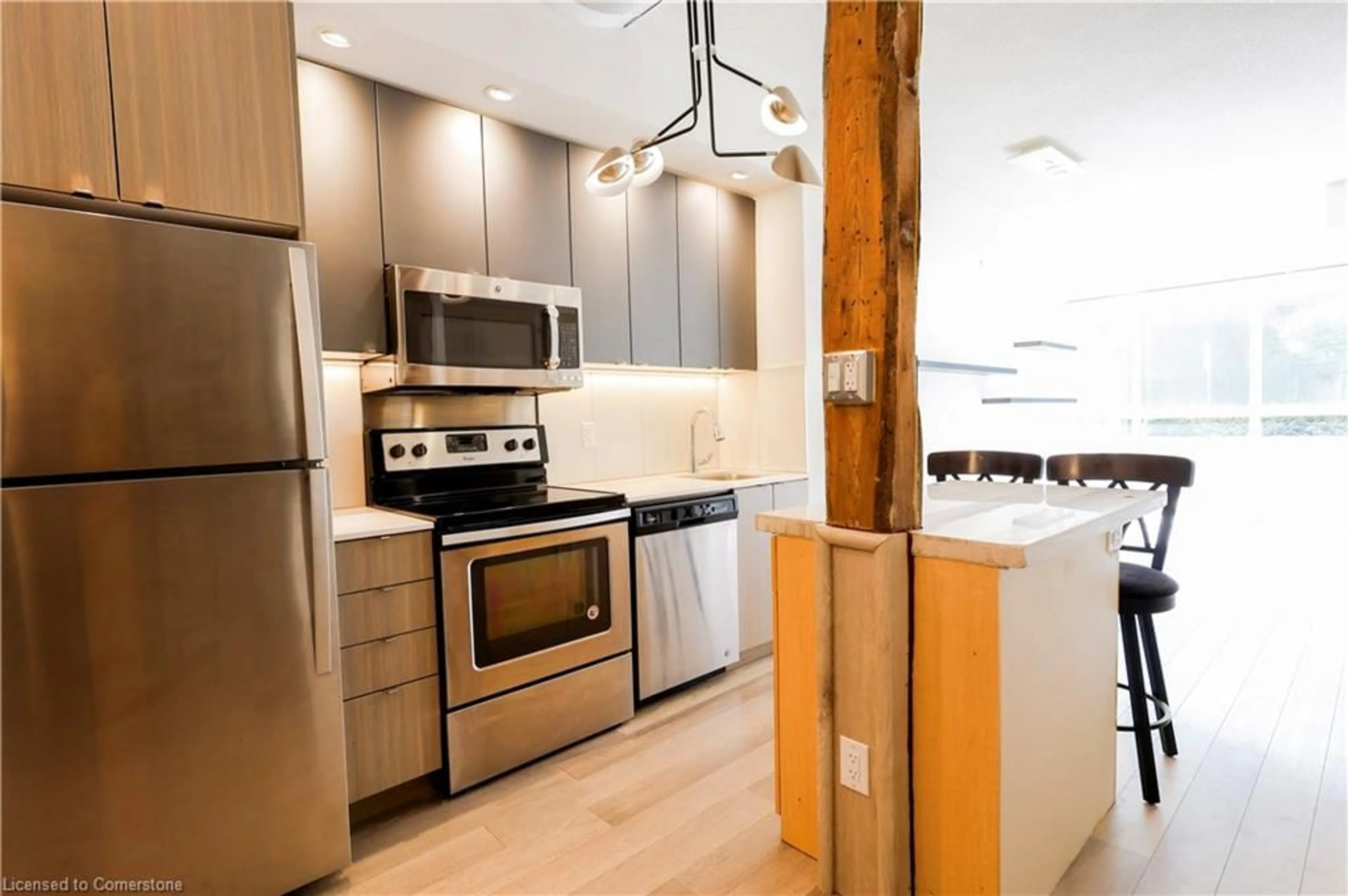 Unknown for 5240 Dundas St #B215, Burlington Ontario L7L 0J6