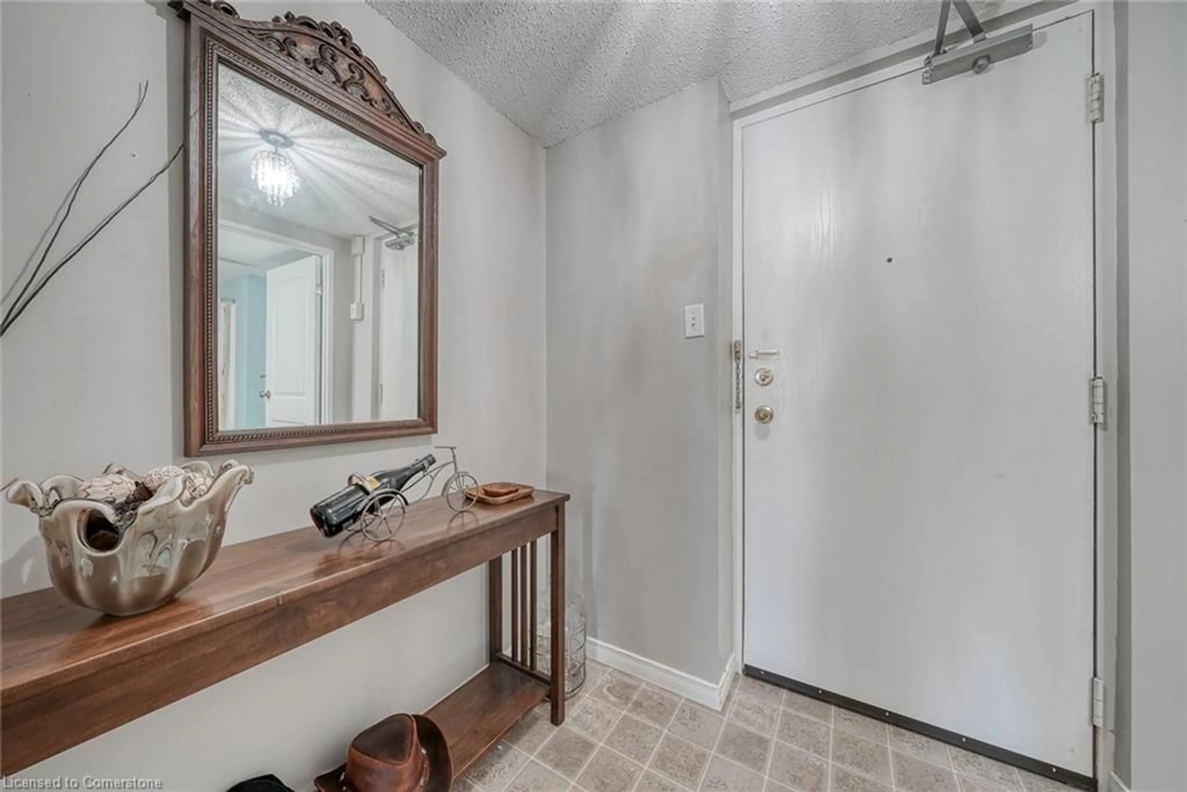 Indoor entryway for 163 Ferguson Dr #B6, Woodstock Ontario N4V 1B1
