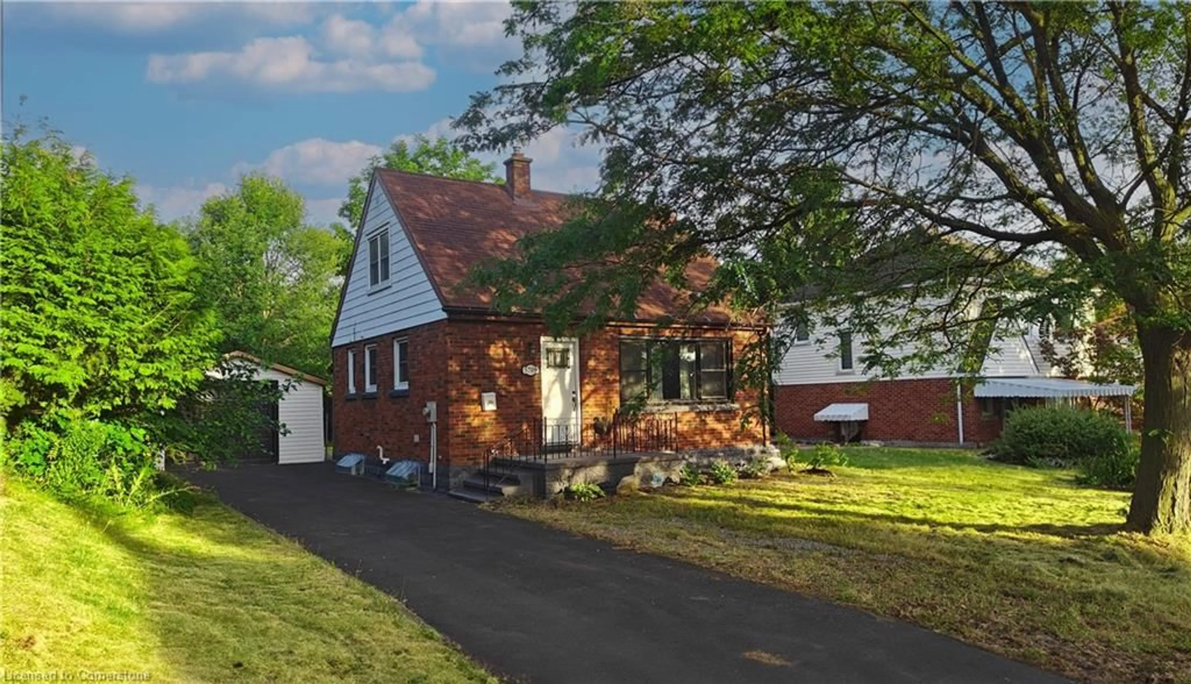 Home with brick exterior material, street for 5709 Hanan Ave, Niagara Falls Ontario L2G 4E7