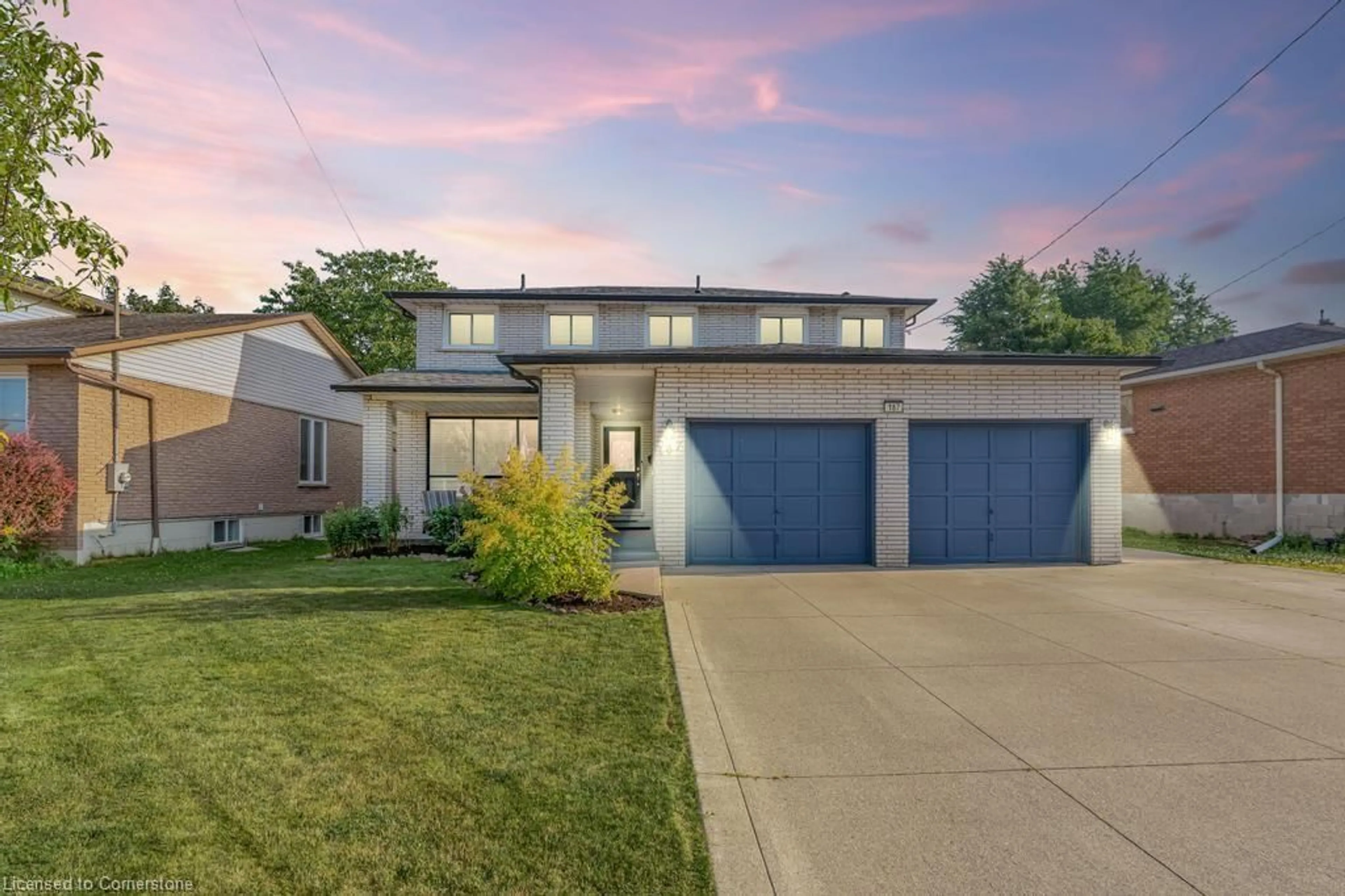Home with vinyl exterior material, street for 187 Guildwood Dr, Hamilton Ontario L9C 6W7