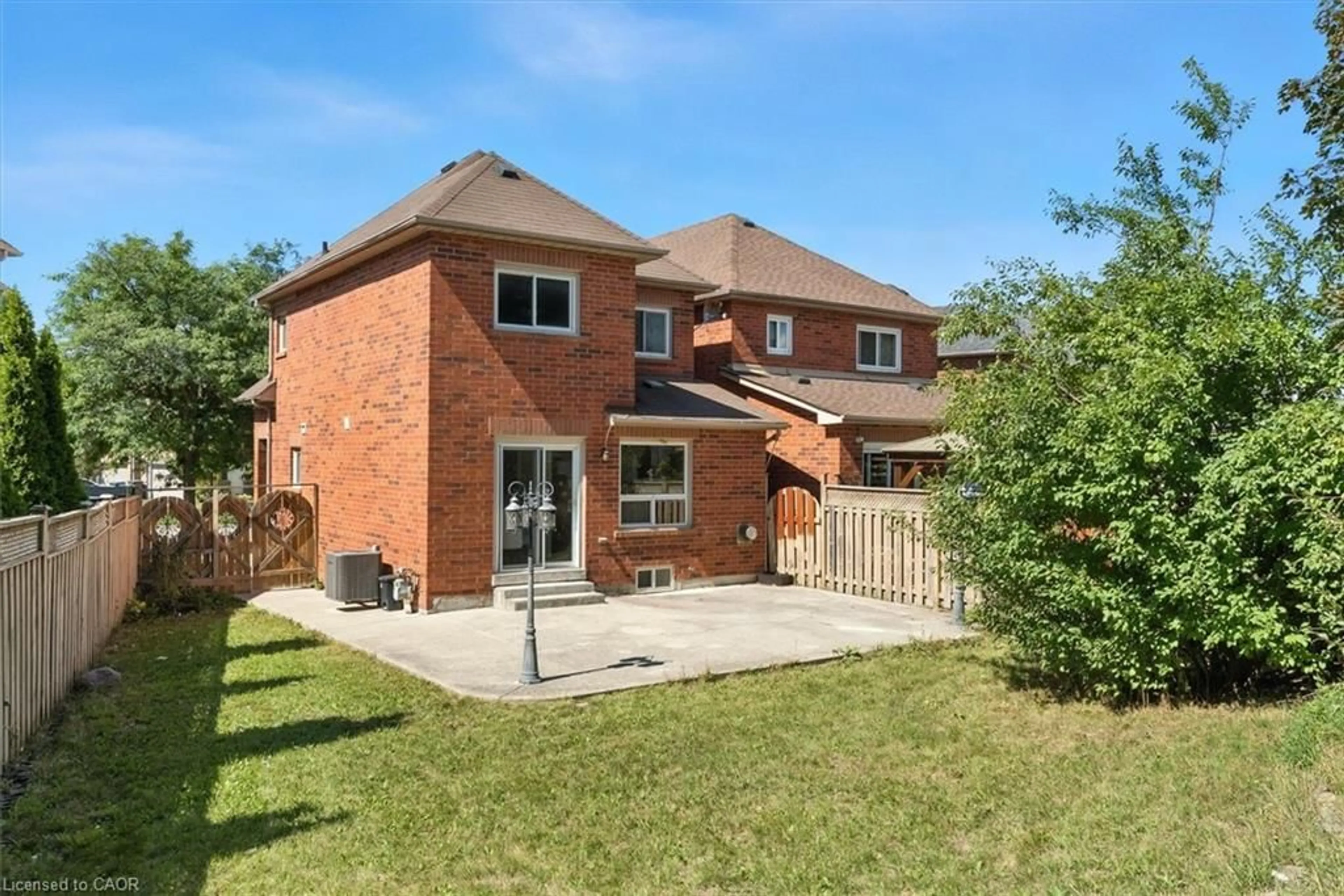 A pic from outside/outdoor area/front of a property/back of a property/a pic from drone, street for 86 Prairie Rose Cir, Brampton Ontario L6R 1R7