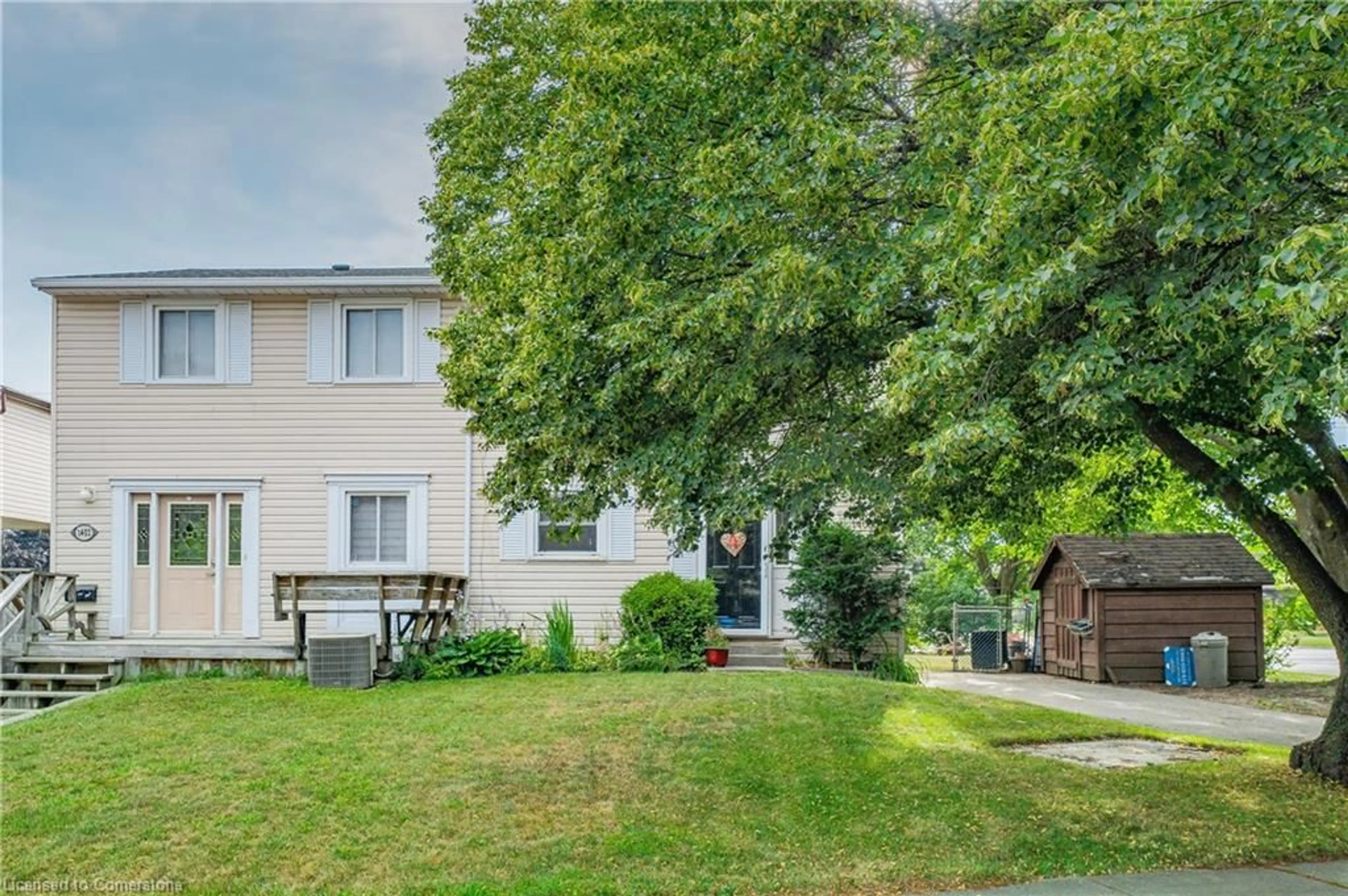 A pic from outside/outdoor area/front of a property/back of a property/a pic from drone, street for 1400 Wildren Pl, Cambridge Ontario N3H 5A9