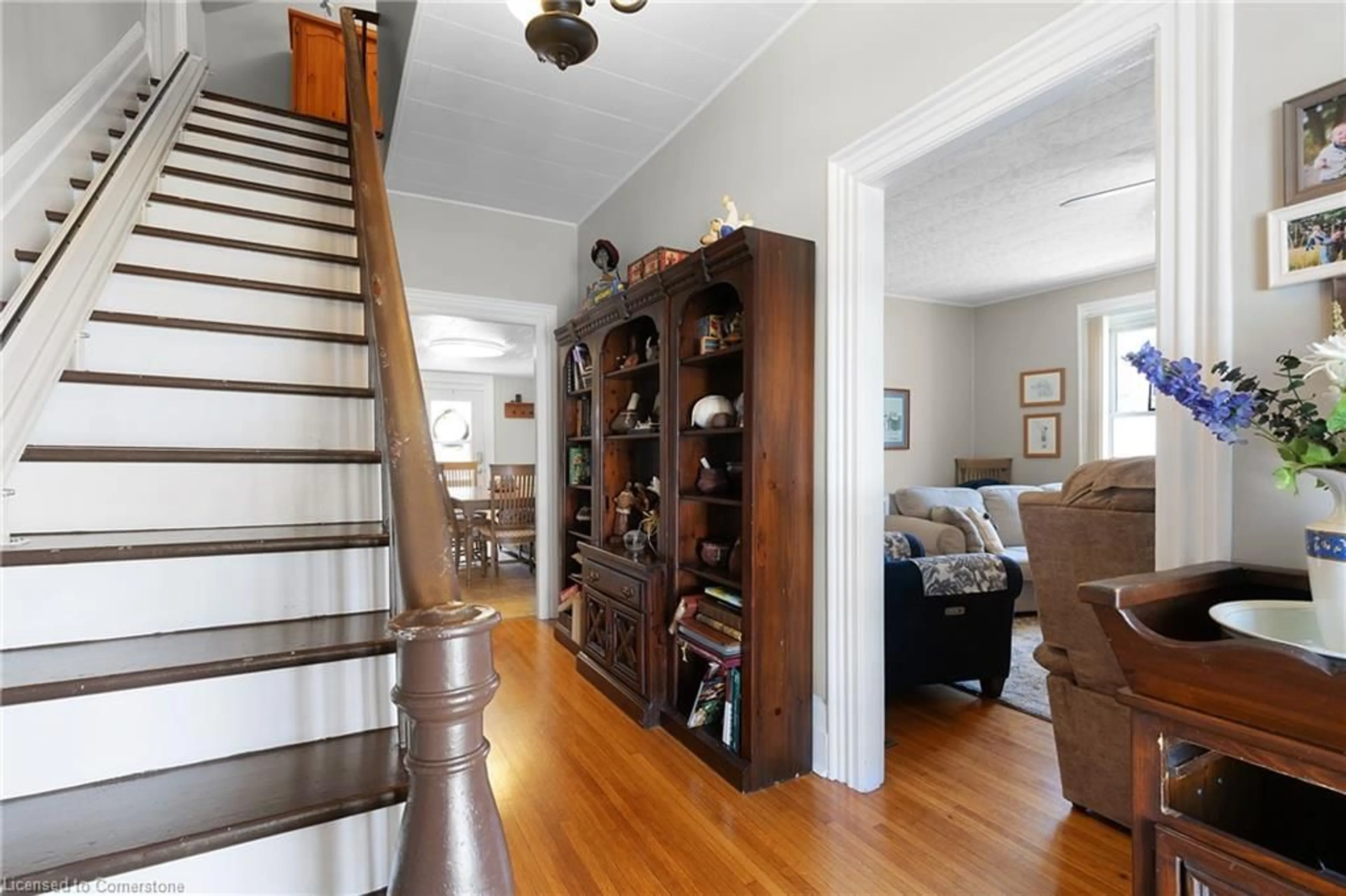 Indoor foyer for 21 Chapman St, Port Dover Ontario N0A 1N0