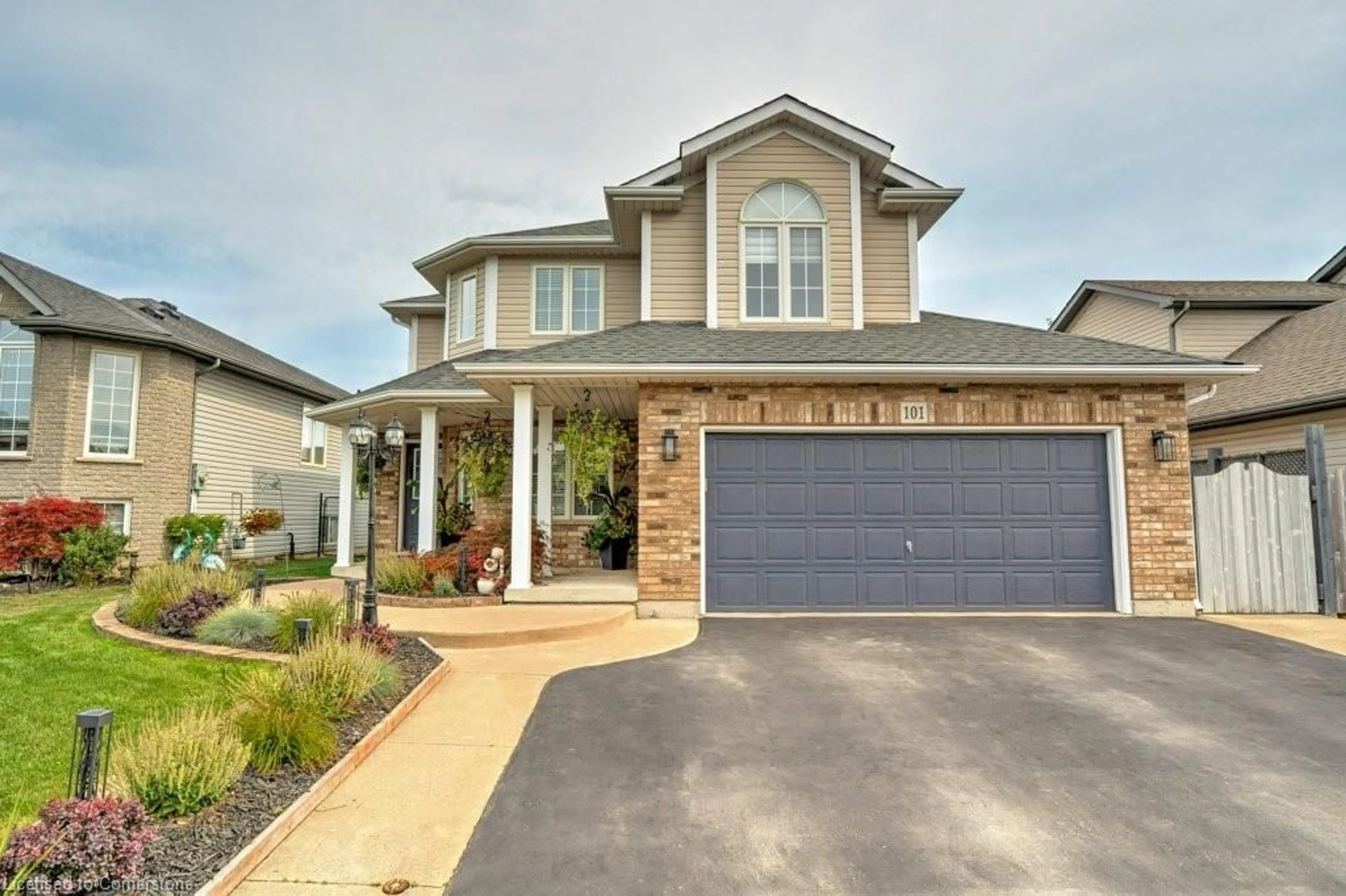 Home with brick exterior material, street for 101 Golden Acres Dr, Smithville Ontario L0R 2A0