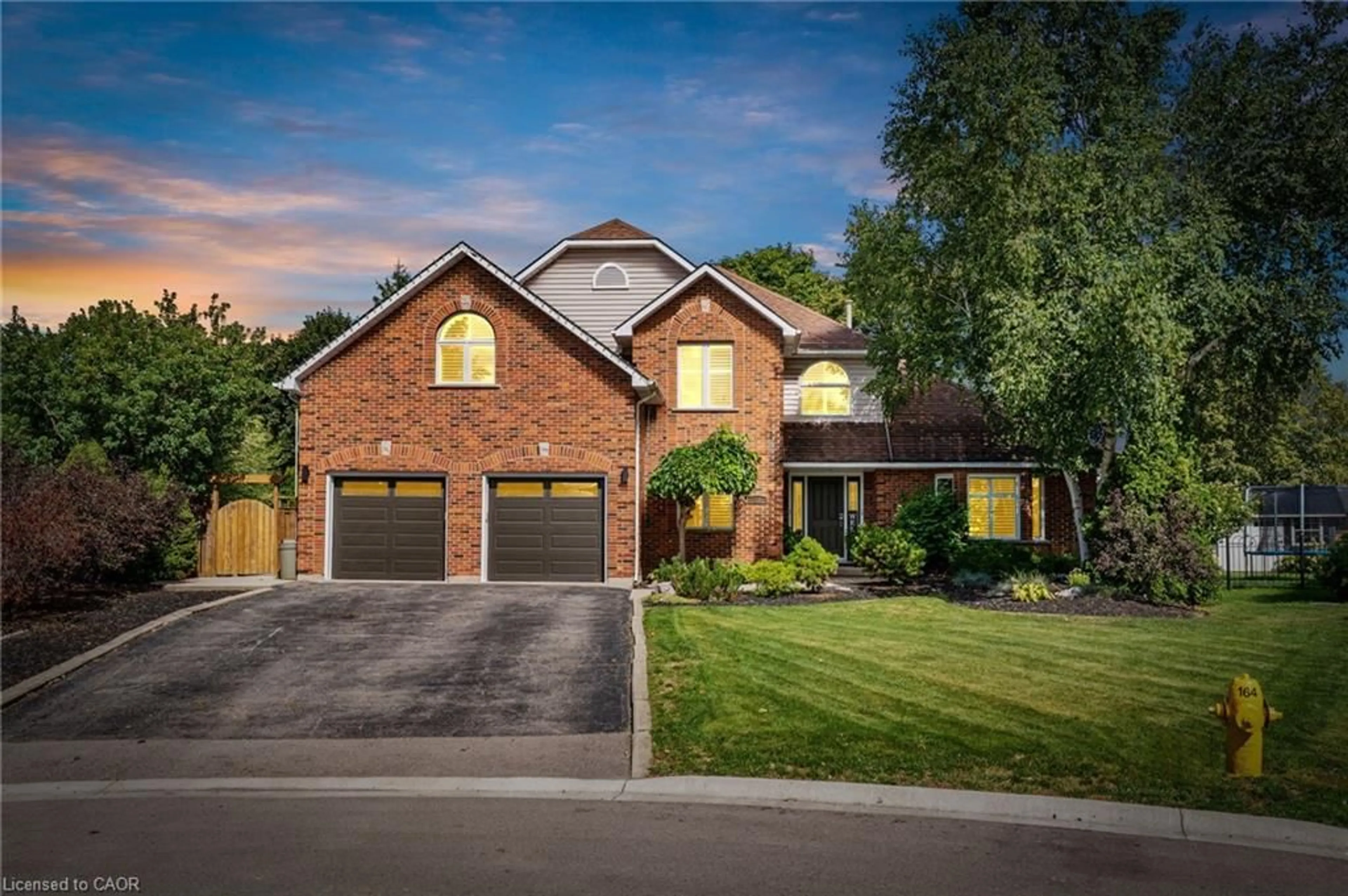Home with brick exterior material, street for 17 Kintyre Crt, Caledonia Ontario N3W 1G8