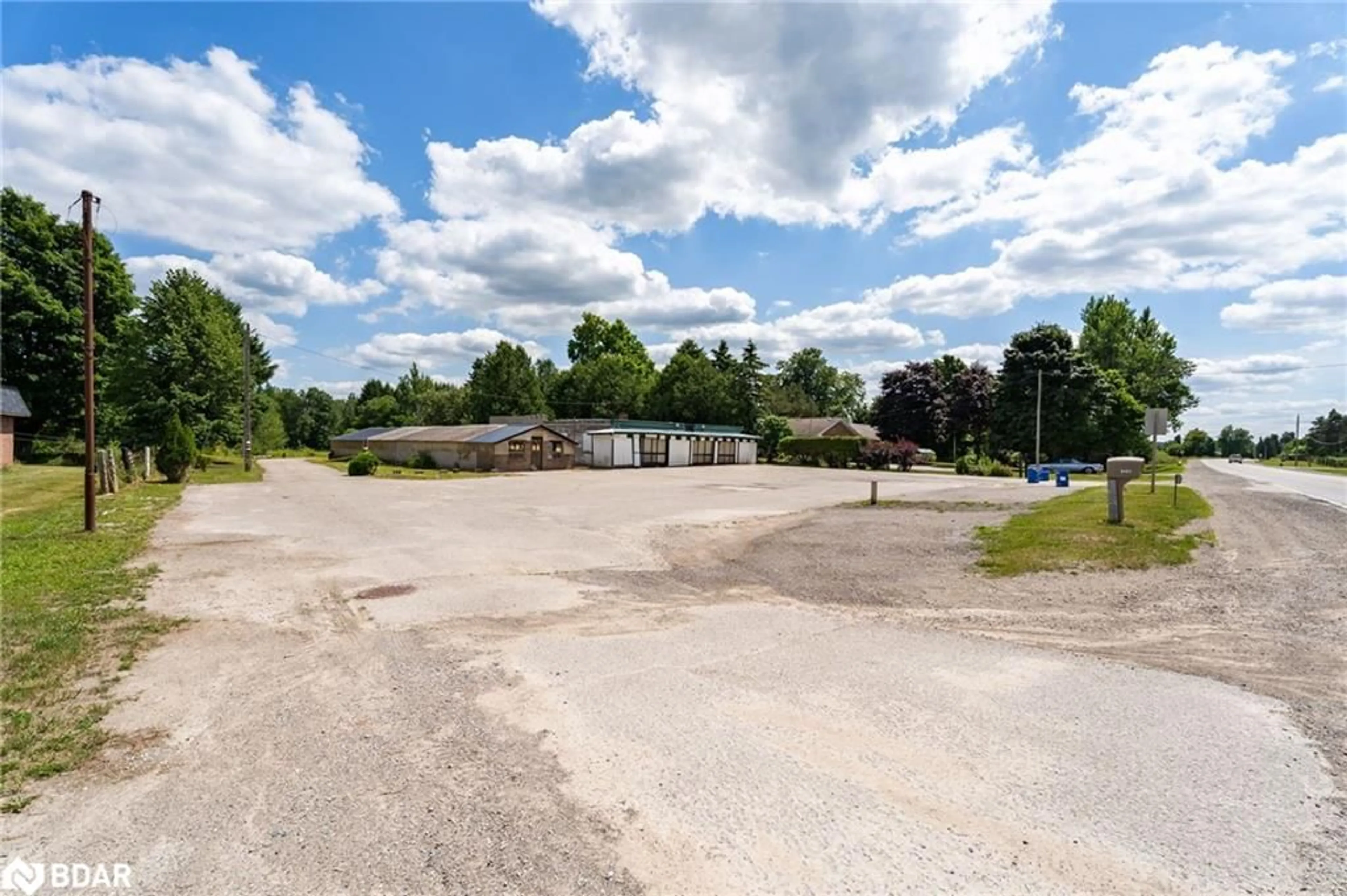 A pic from outside/outdoor area/front of a property/back of a property/a pic from drone, building for 9483 Wellington Rd 124 Rd, Erin Ontario N0B 1T0