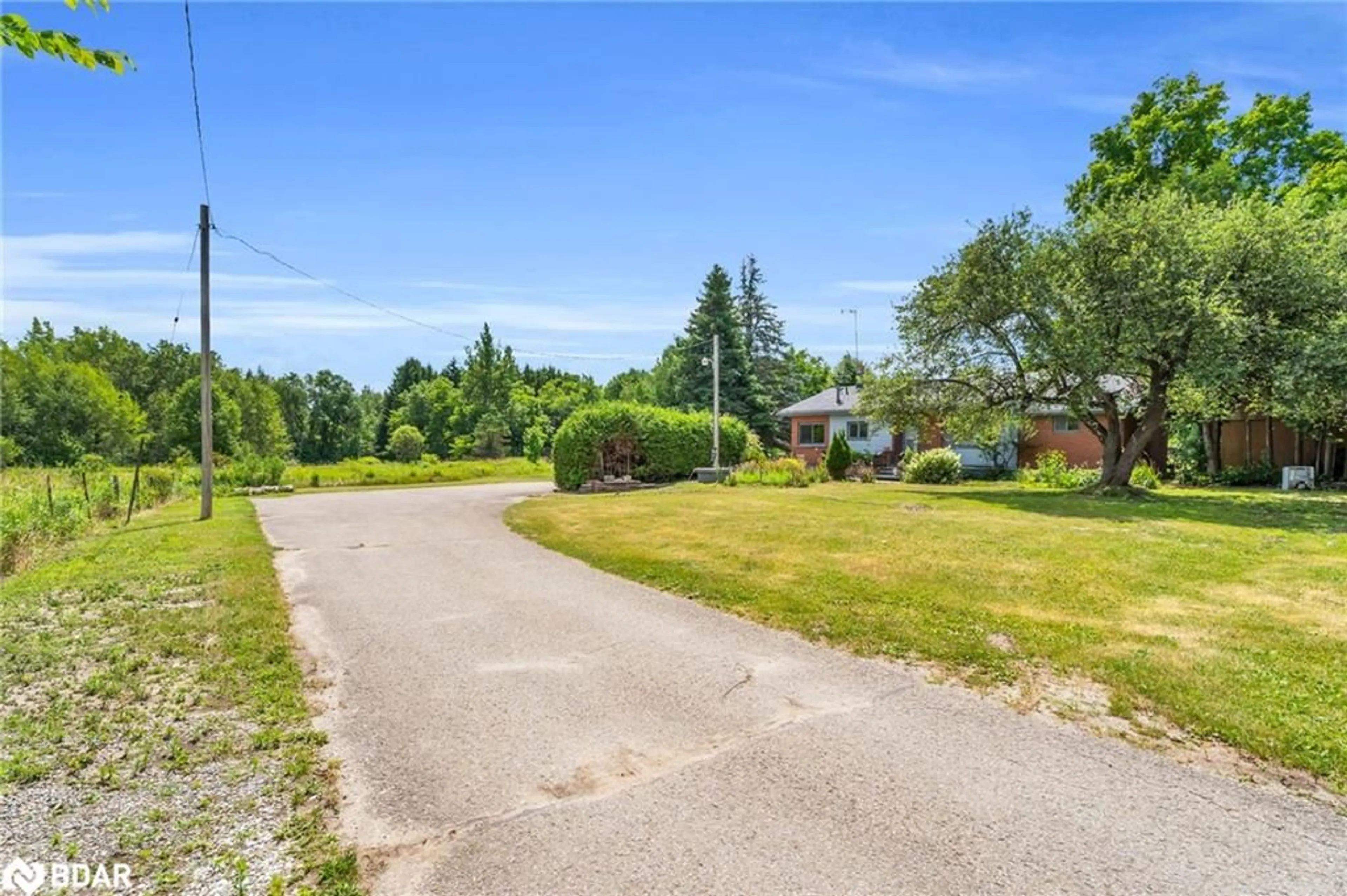 A pic from outside/outdoor area/front of a property/back of a property/a pic from drone, street for 9483 Wellington Rd 124 Rd, Erin Ontario N0B 1T0