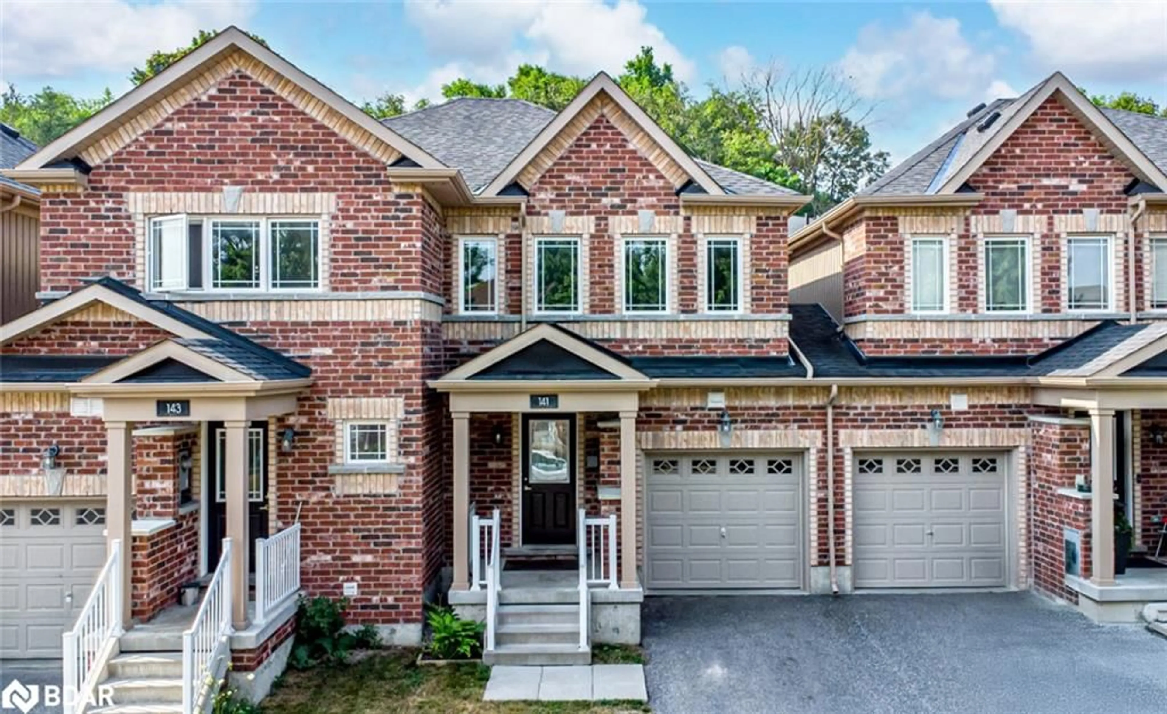 Home with brick exterior material, street for 141 Holgate St, Barrie Ontario L4N 3J1