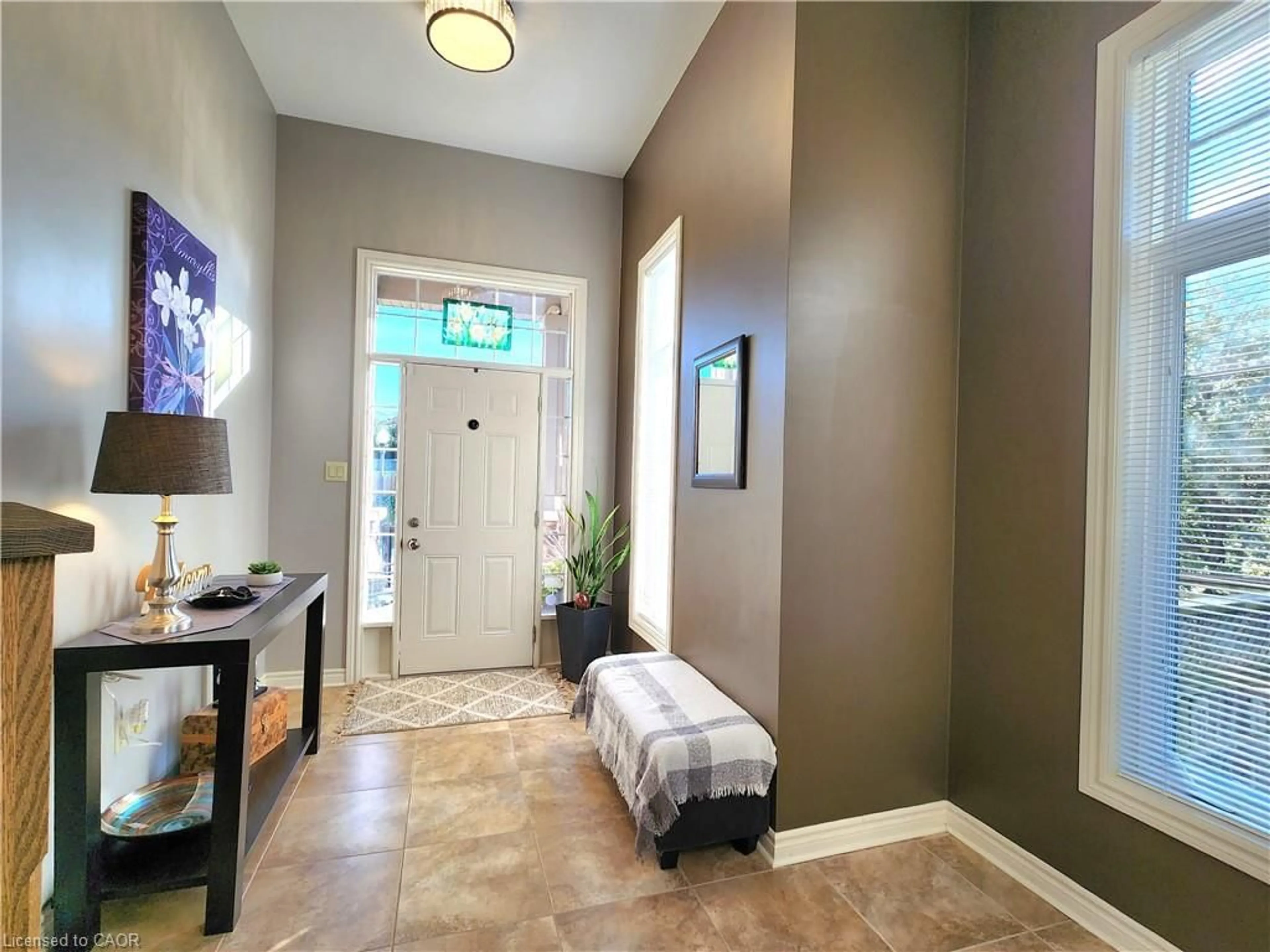 Indoor entryway for 501 Isaiah Cres, Kitchener Ontario N2E 0B4