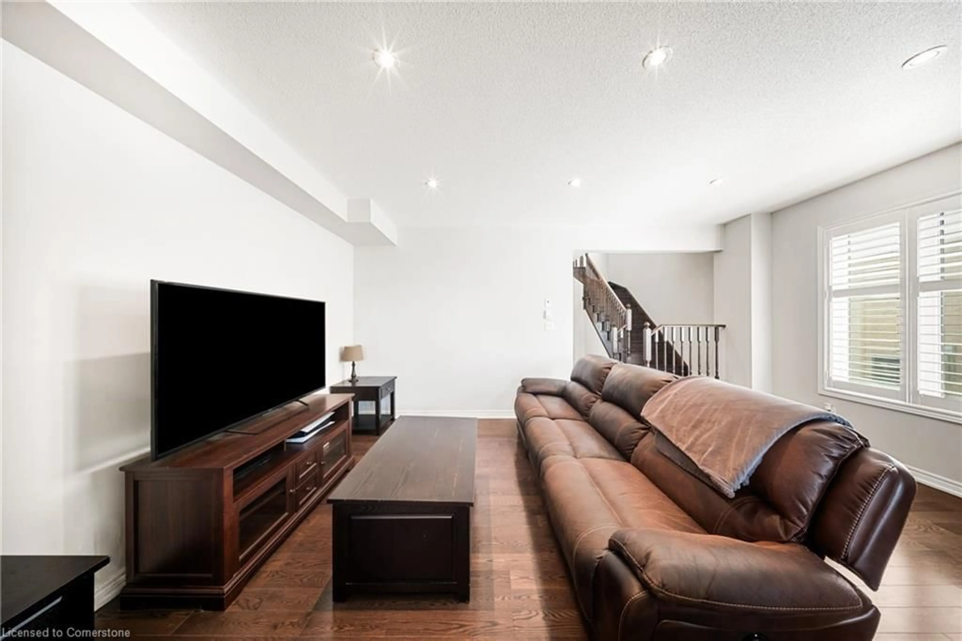 Home theater for 10 Barlow Pl, Paris Ontario N3L 0G8