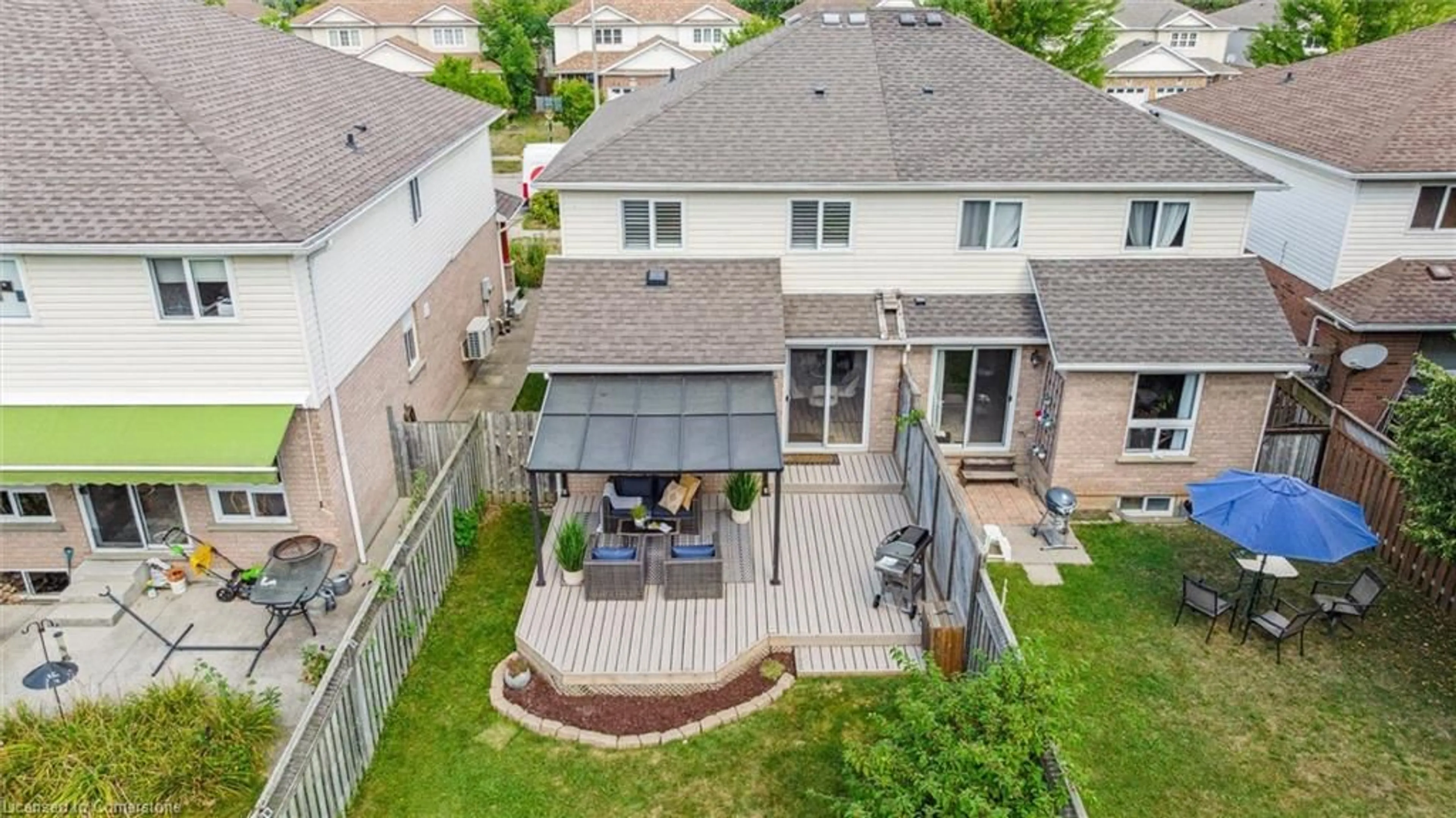 A pic from outside/outdoor area/front of a property/back of a property/a pic from drone, street for 47 Watercress Crt, Kitchener Ontario N2E 3S7