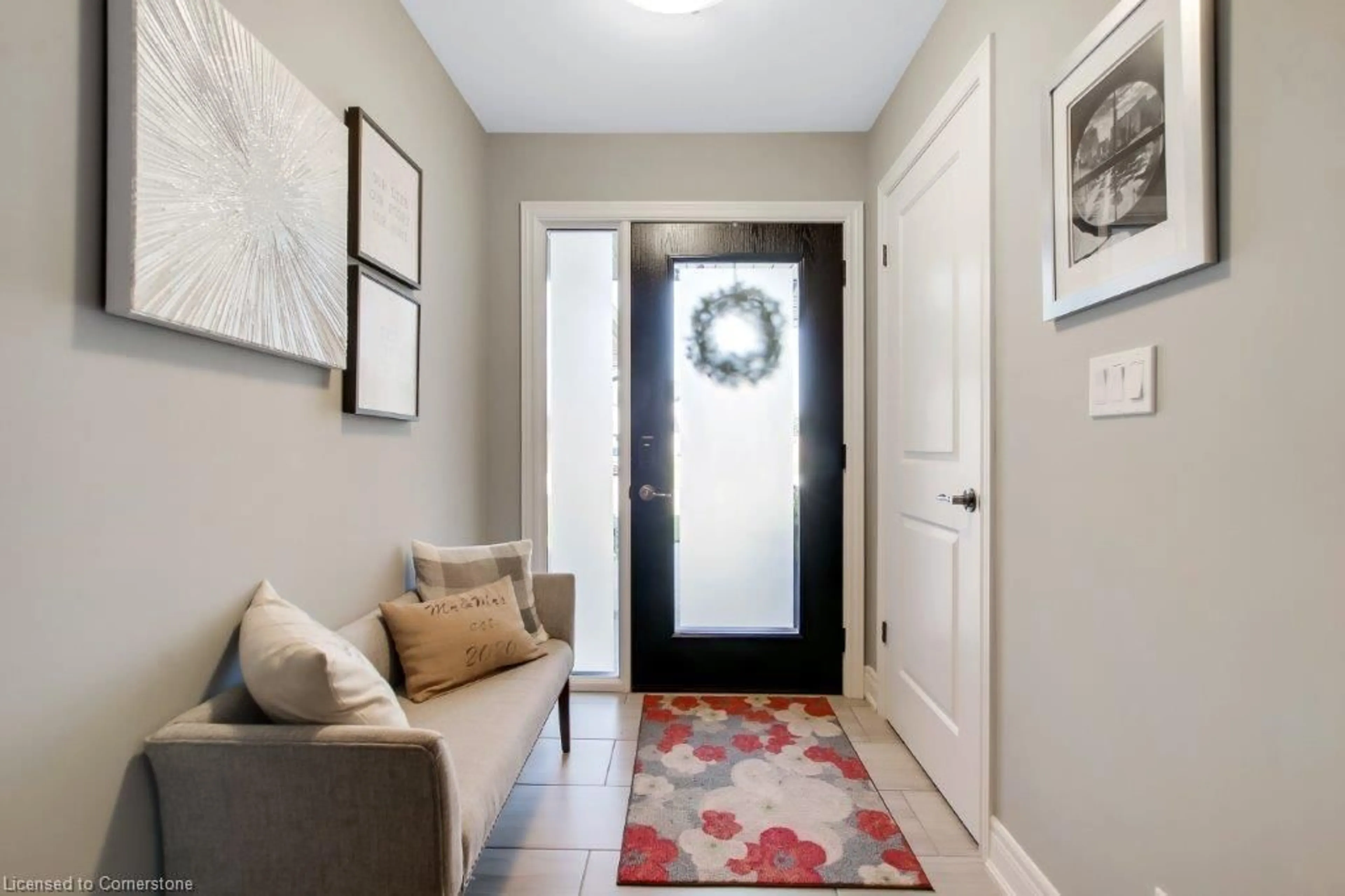 Indoor entryway for 95 Bluegrass Boulevard, Delhi Ontario N4B 0A8