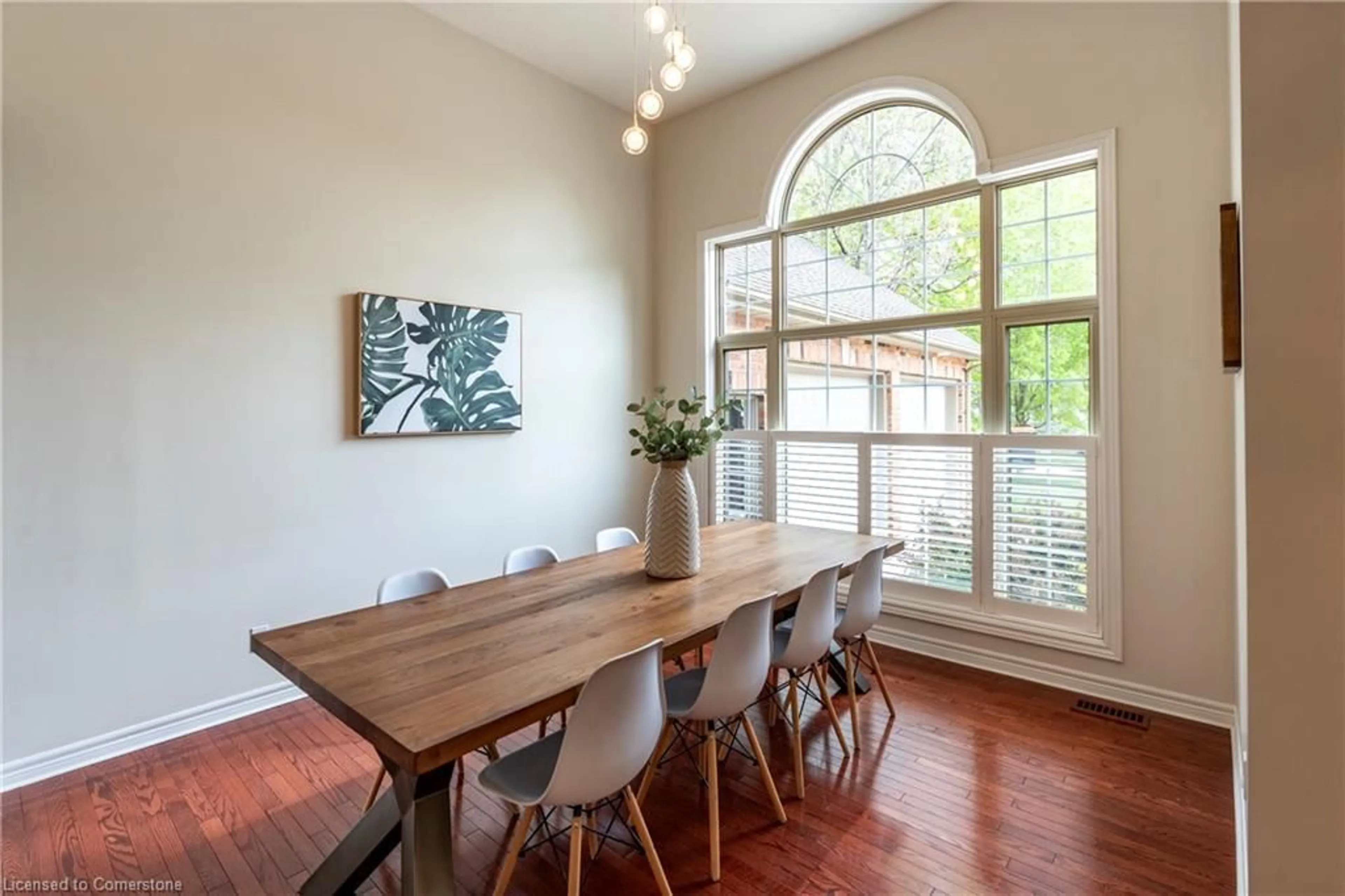 Dining room, wood/laminate floor for 632 Bayhampton Cres, Waterloo Ontario N2K 3N9