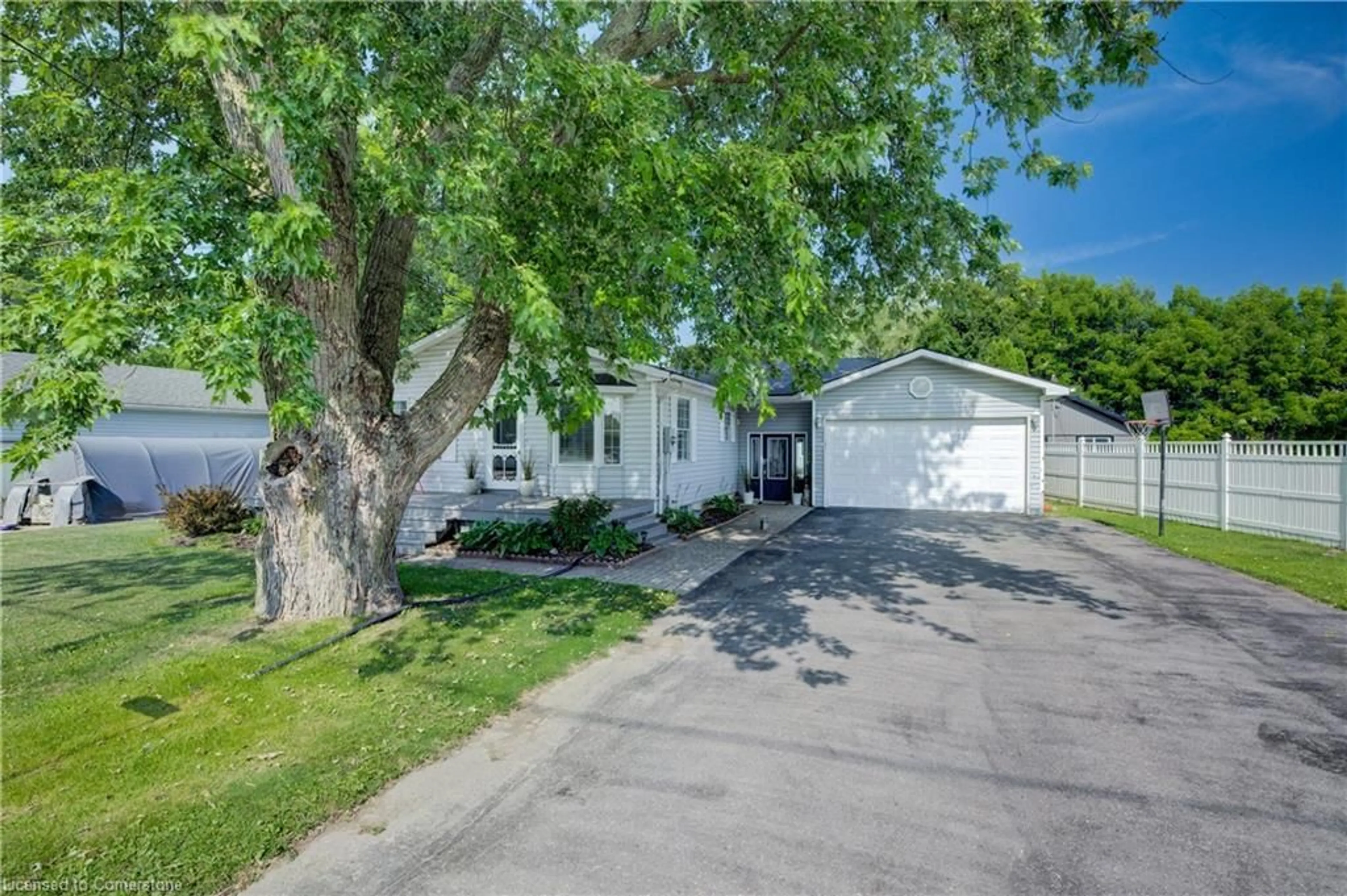 A pic from outside/outdoor area/front of a property/back of a property/a pic from drone, street for 11563 Plank Road Rd, Elgin Ontario N0J 1H0