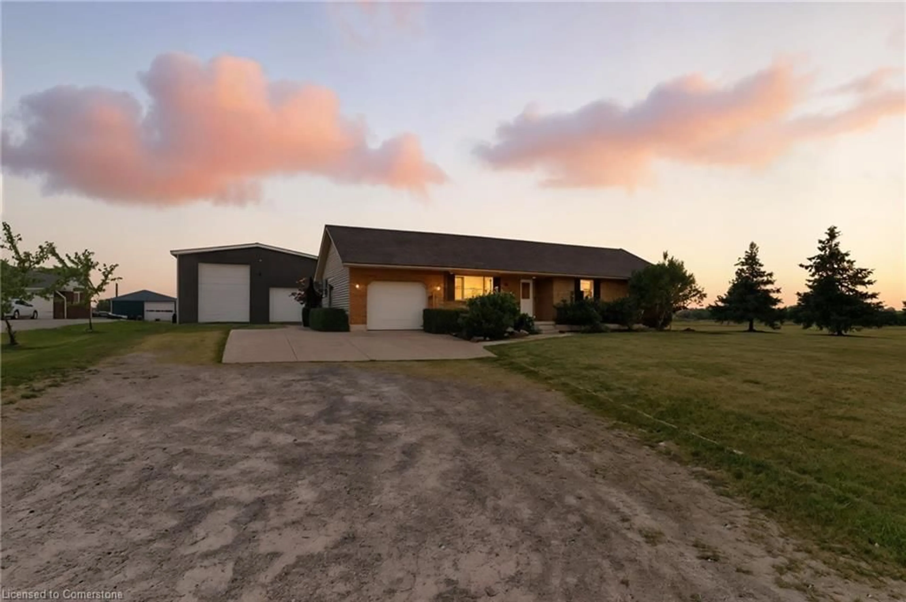 A pic from outside/outdoor area/front of a property/back of a property/a pic from drone, street for 9410 Silver St, Caistor Centre Ontario L0R 1E0