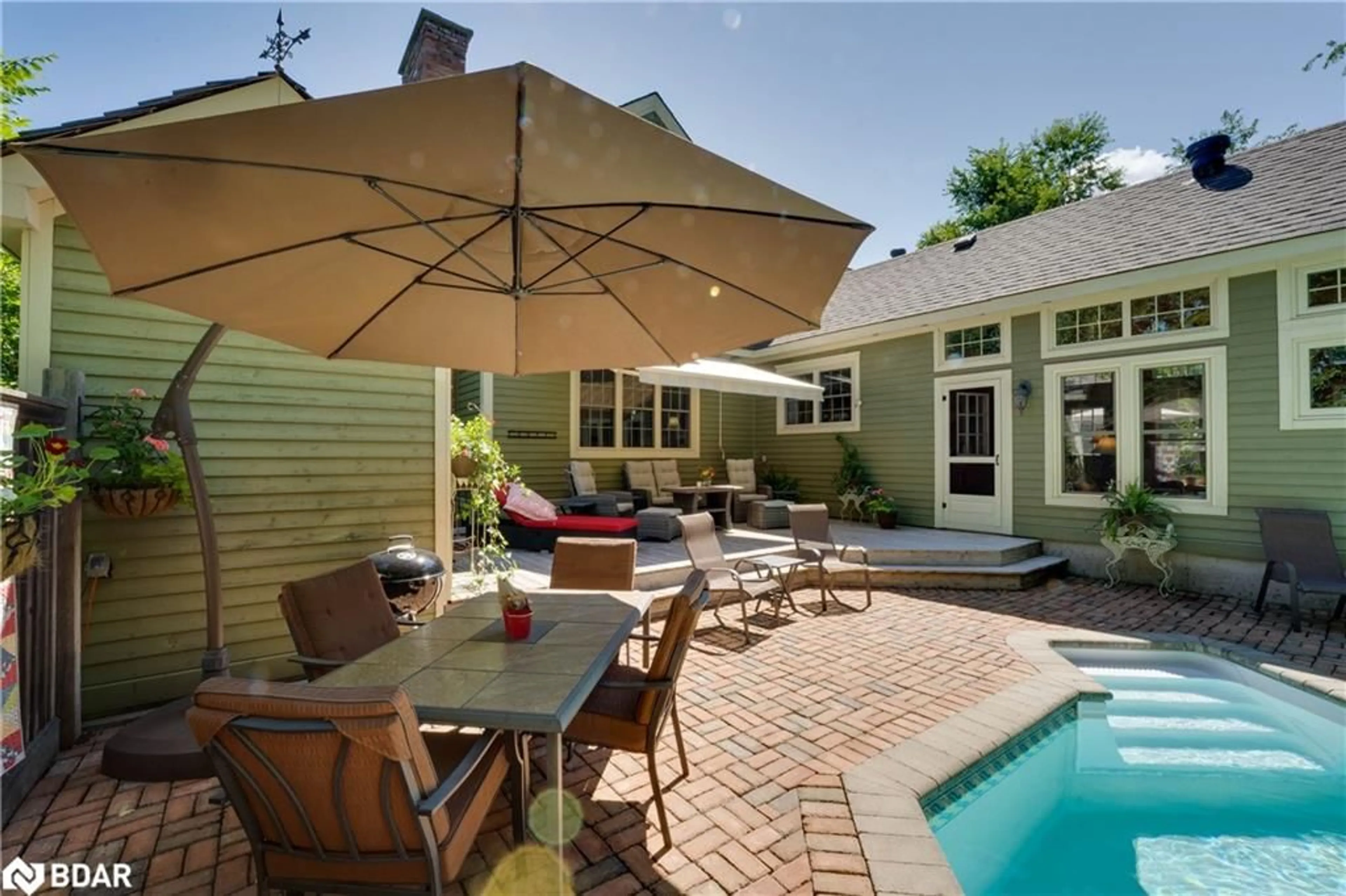 Patio, street for 26 Paddy Dunn's Cir, Springwater Ontario L9X 0T1