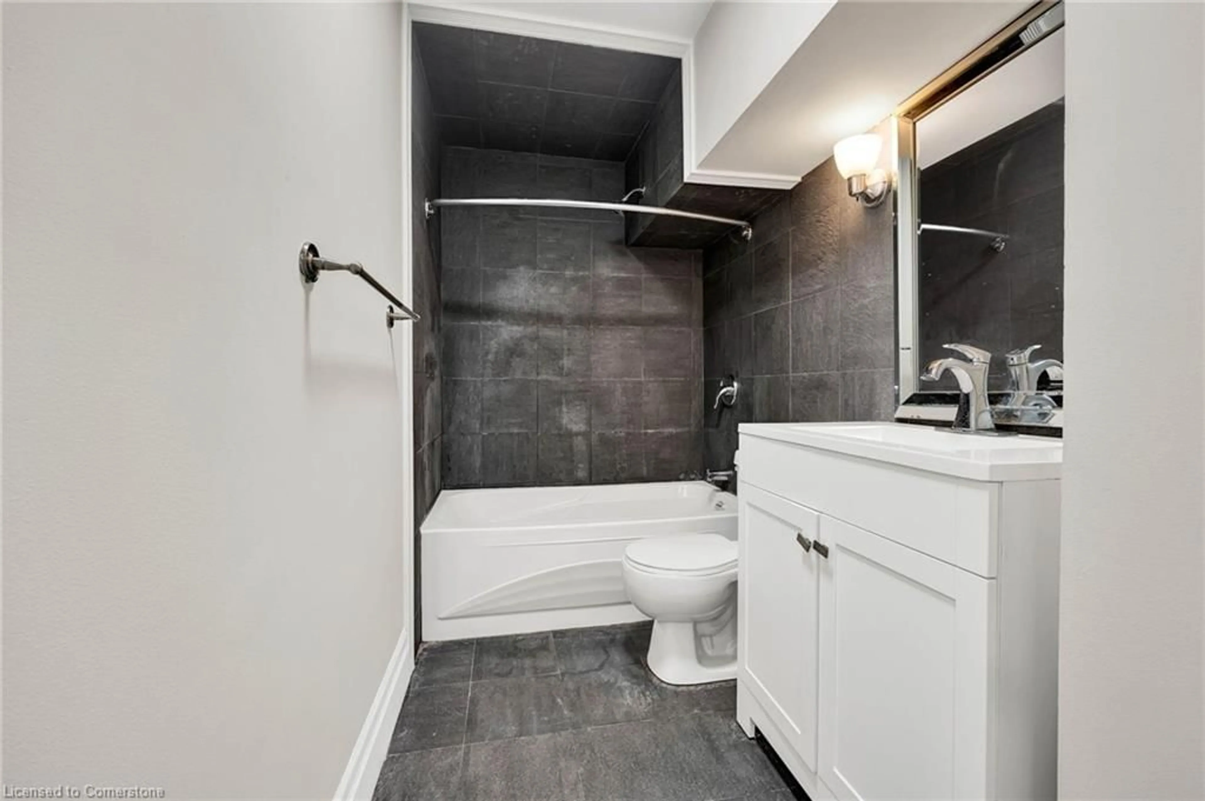 Standard bathroom, ceramic/tile floor for 433 Doon South Dr, Kitchener Ontario N2P 2T6
