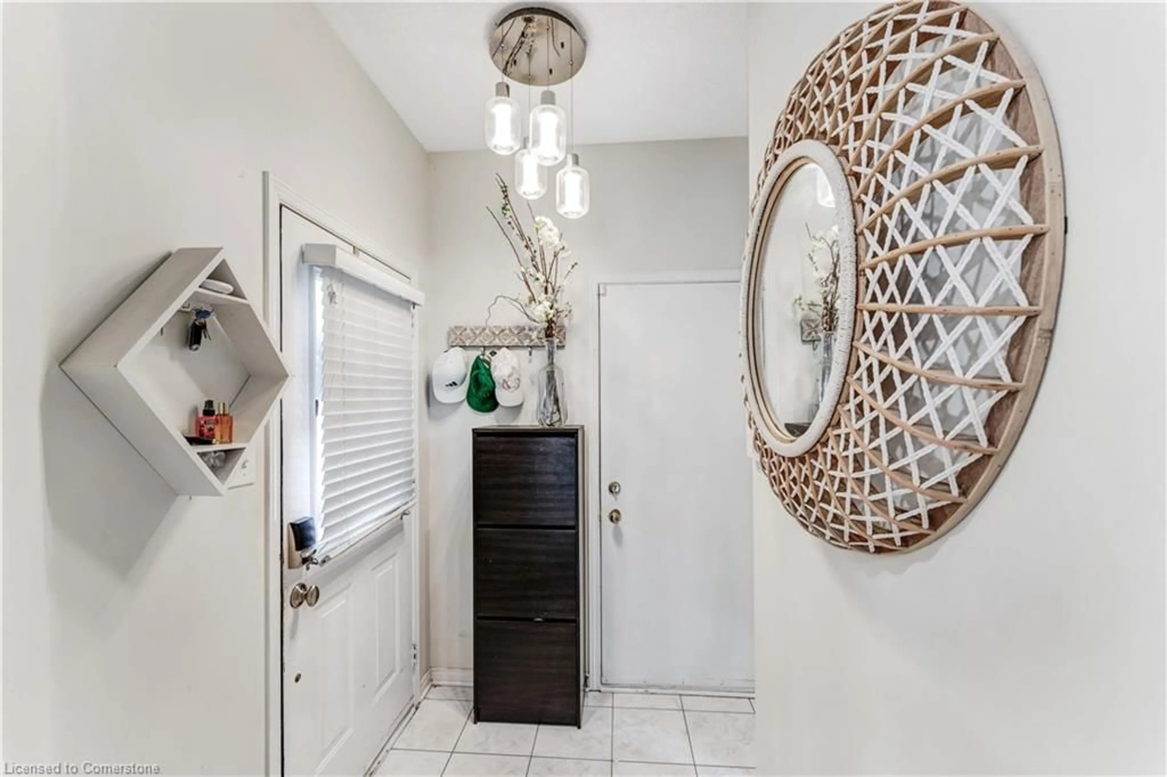 Indoor entryway for 51 Mullcraft Cres, Ottawa Ontario K2J 4P7