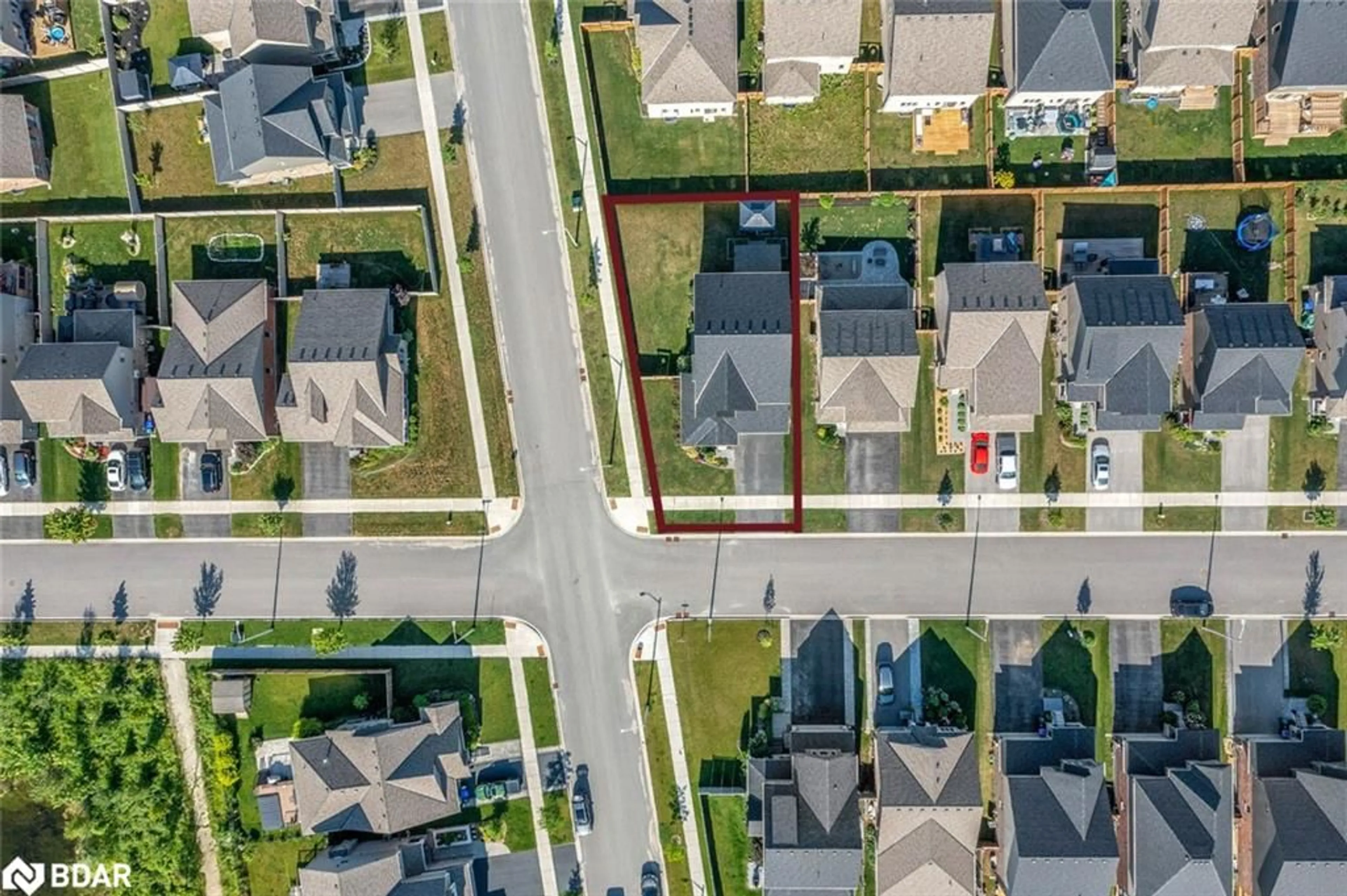 A pic from outside/outdoor area/front of a property/back of a property/a pic from drone, street for 1 Spencer Street, Collingwood Ontario L9Y 3B7