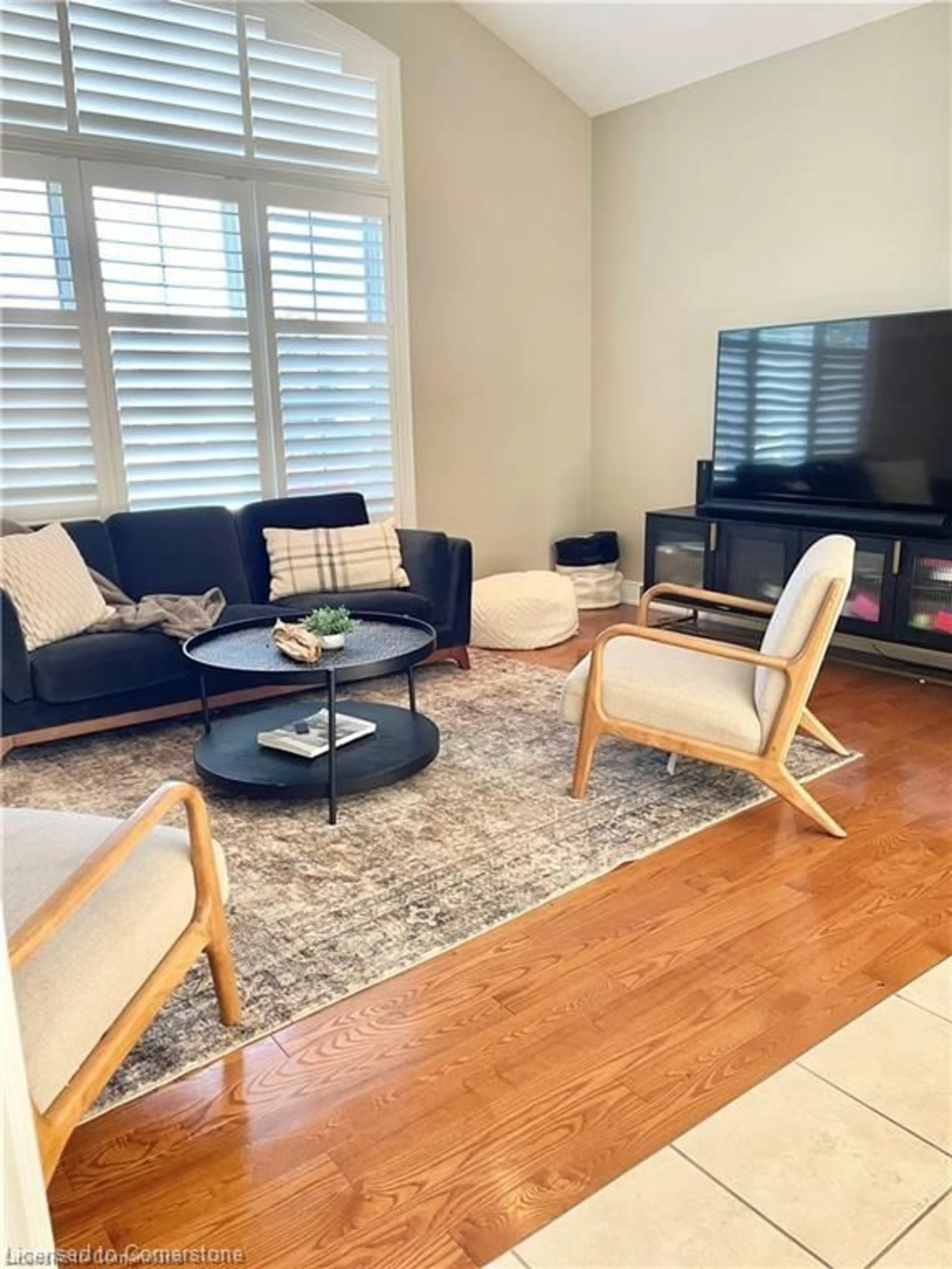 Living room with furniture, unknown for 3 Chancery Cir, St. Catharines Ontario L2M 7R3