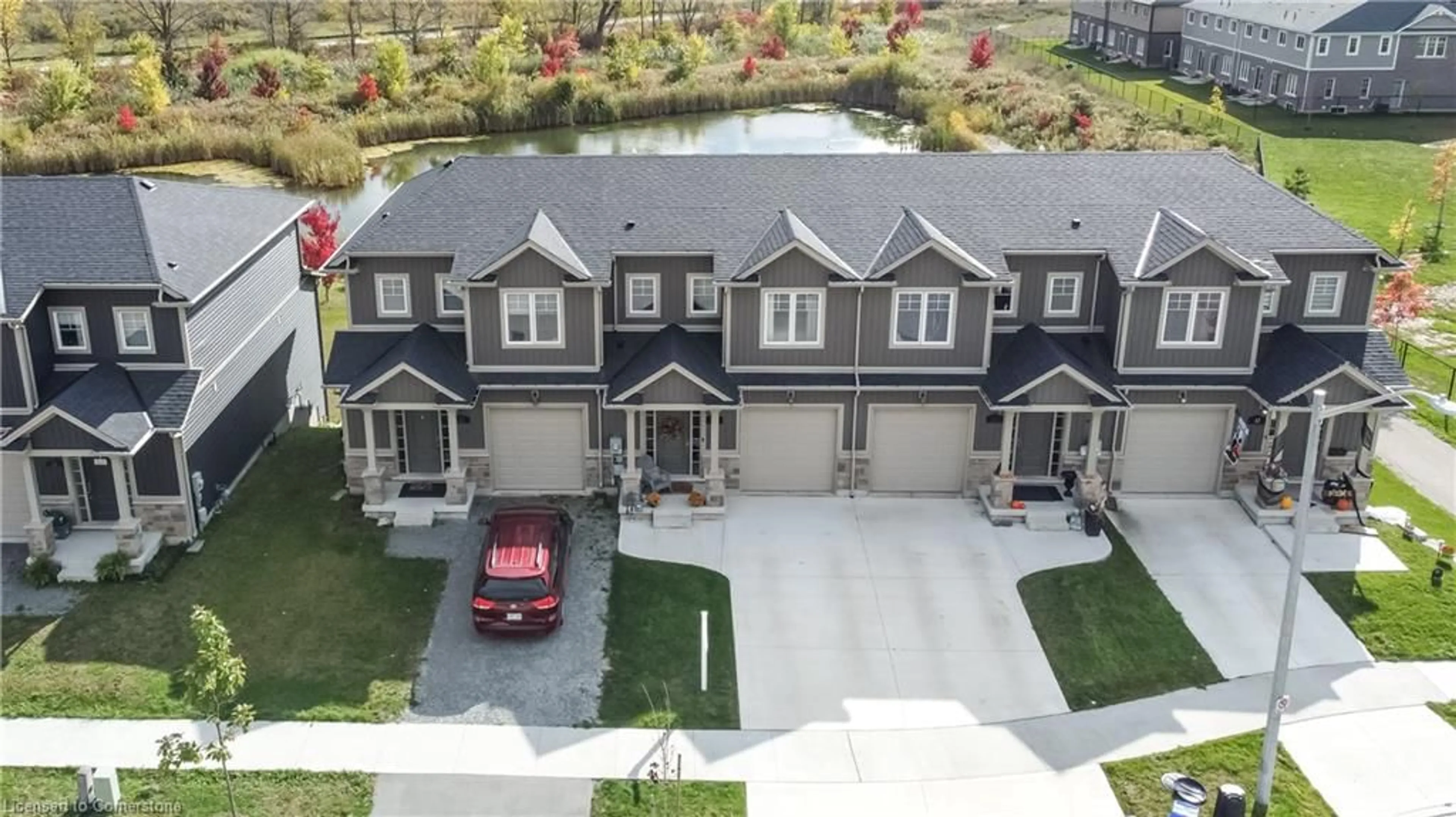 A pic from outside/outdoor area/front of a property/back of a property/a pic from drone, street for 21 Lamb Cres, Thorold Ontario L2V 0G8