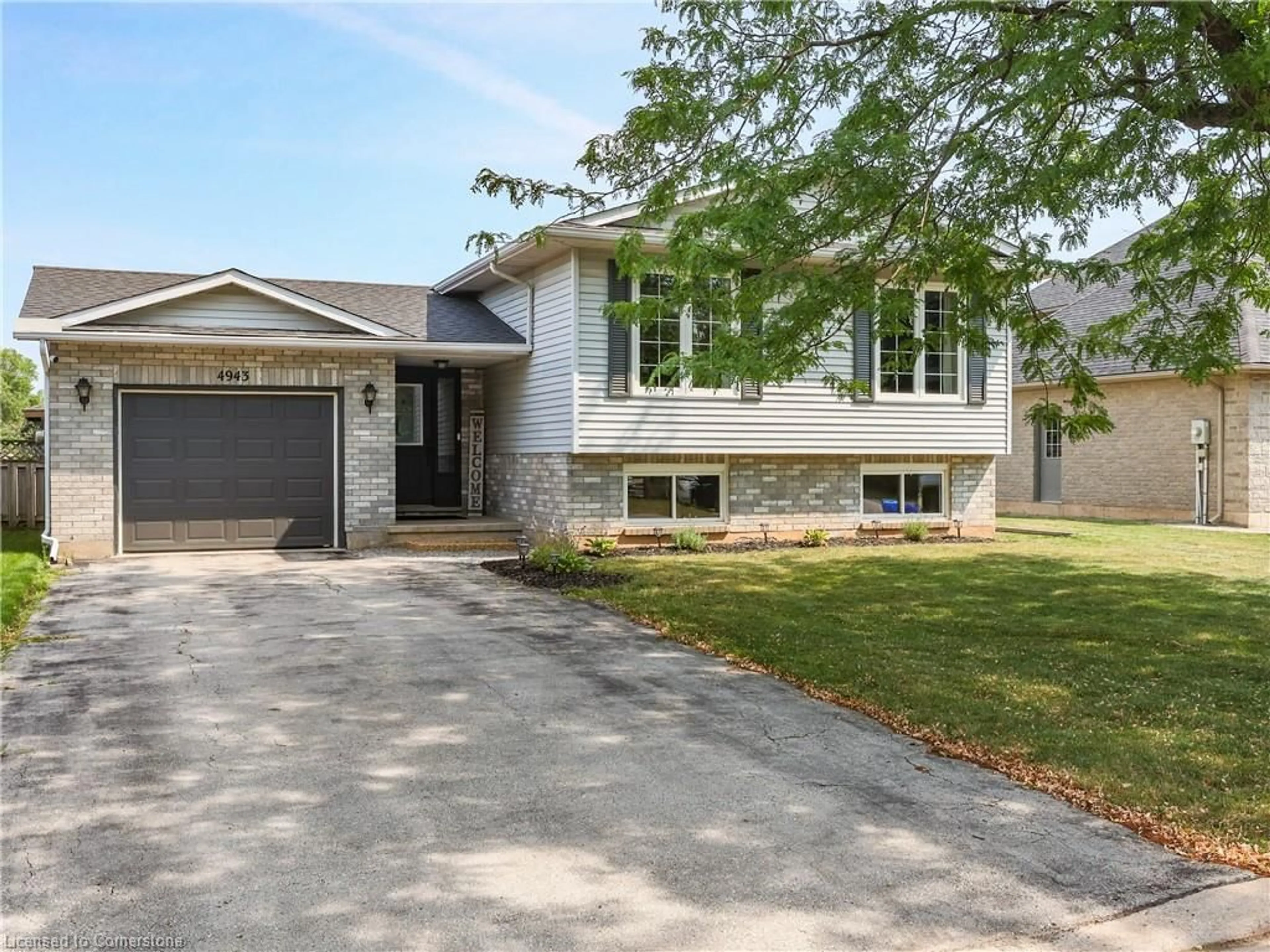 Home with brick exterior material, street for 4943 Homestead Dr, Beamsville Ontario L3J 0C7