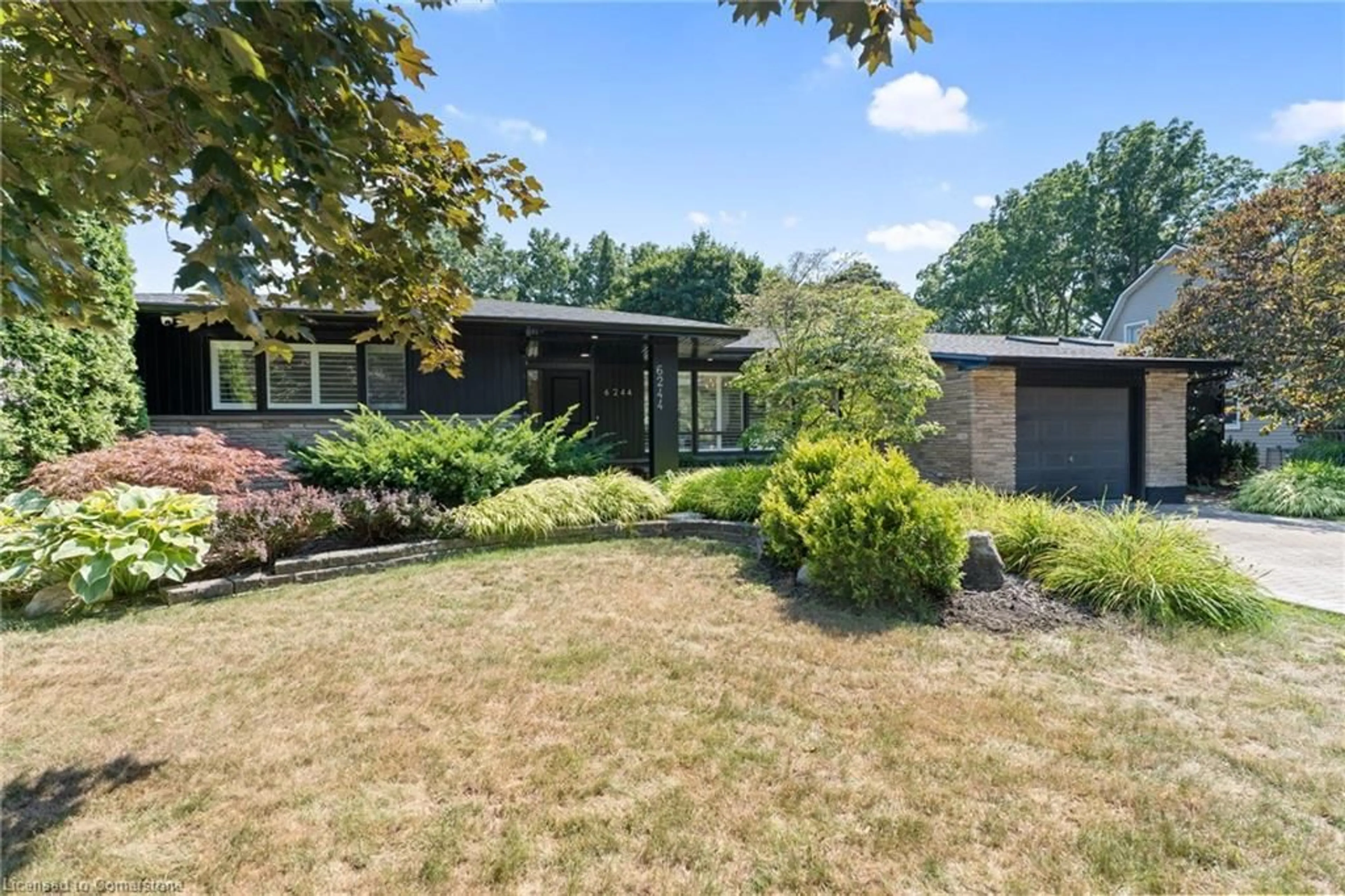 Home with brick exterior material, street for 6244 Russell St, Niagara Falls Ontario L2J 1P1