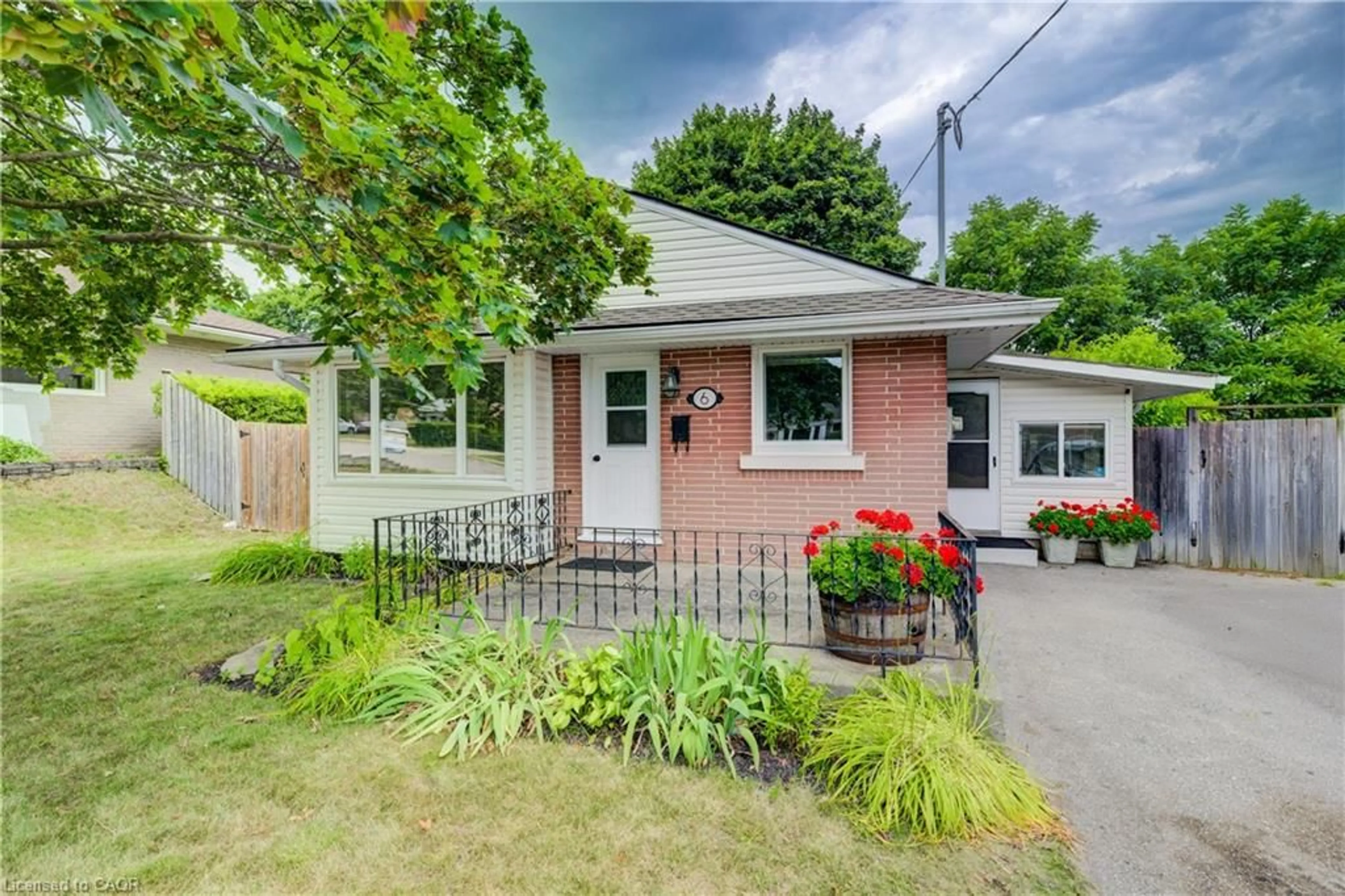 Home with brick exterior material, street for 6 Gordon St, Cambridge Ontario N1S 2G4