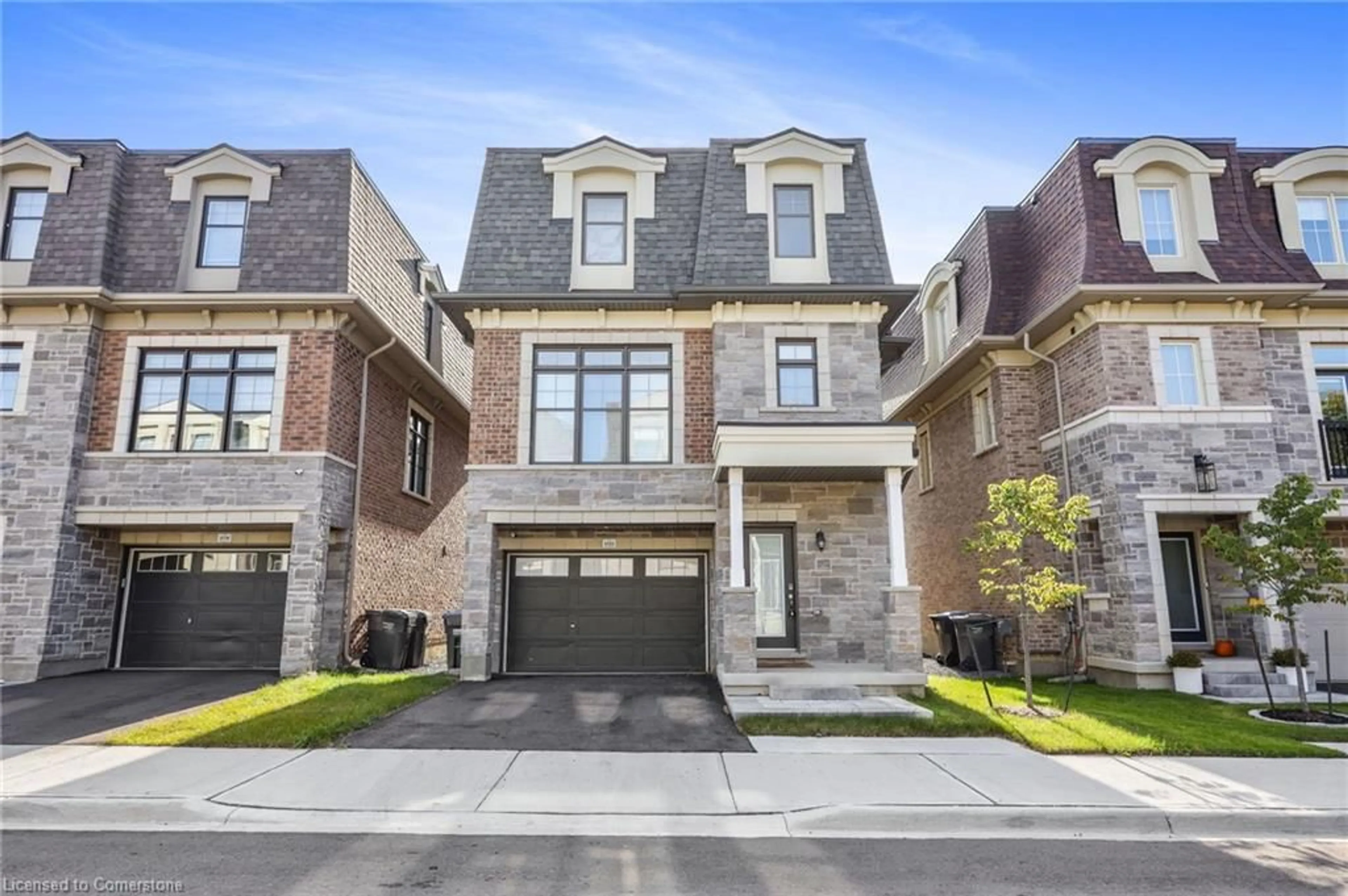 Home with brick exterior material, street for 2122 Royal Gala Cir, Mississauga Ontario L4Y 0H2