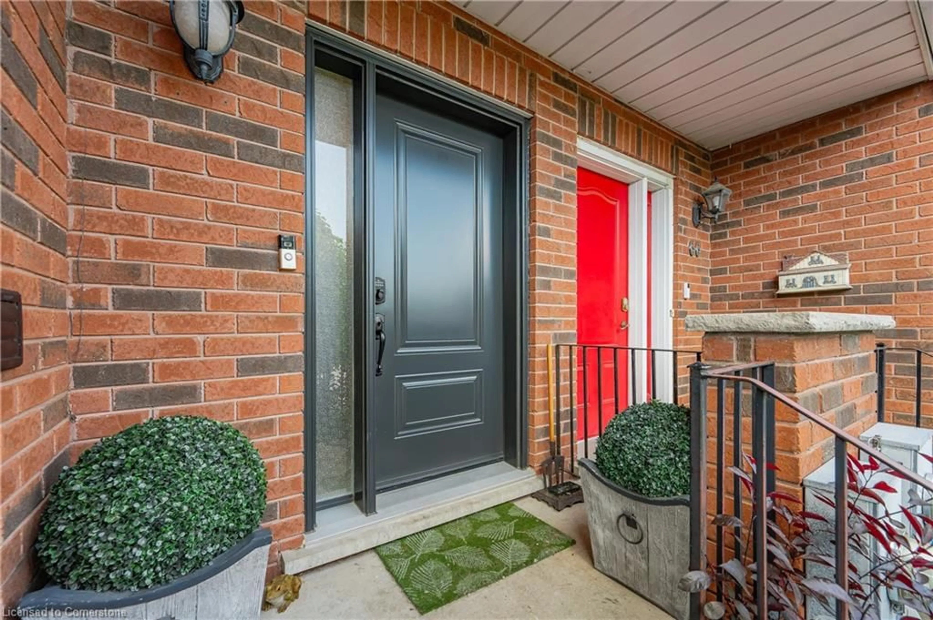Indoor entryway for 64 Fairgreen Close, Cambridge Ontario N1T 1T7