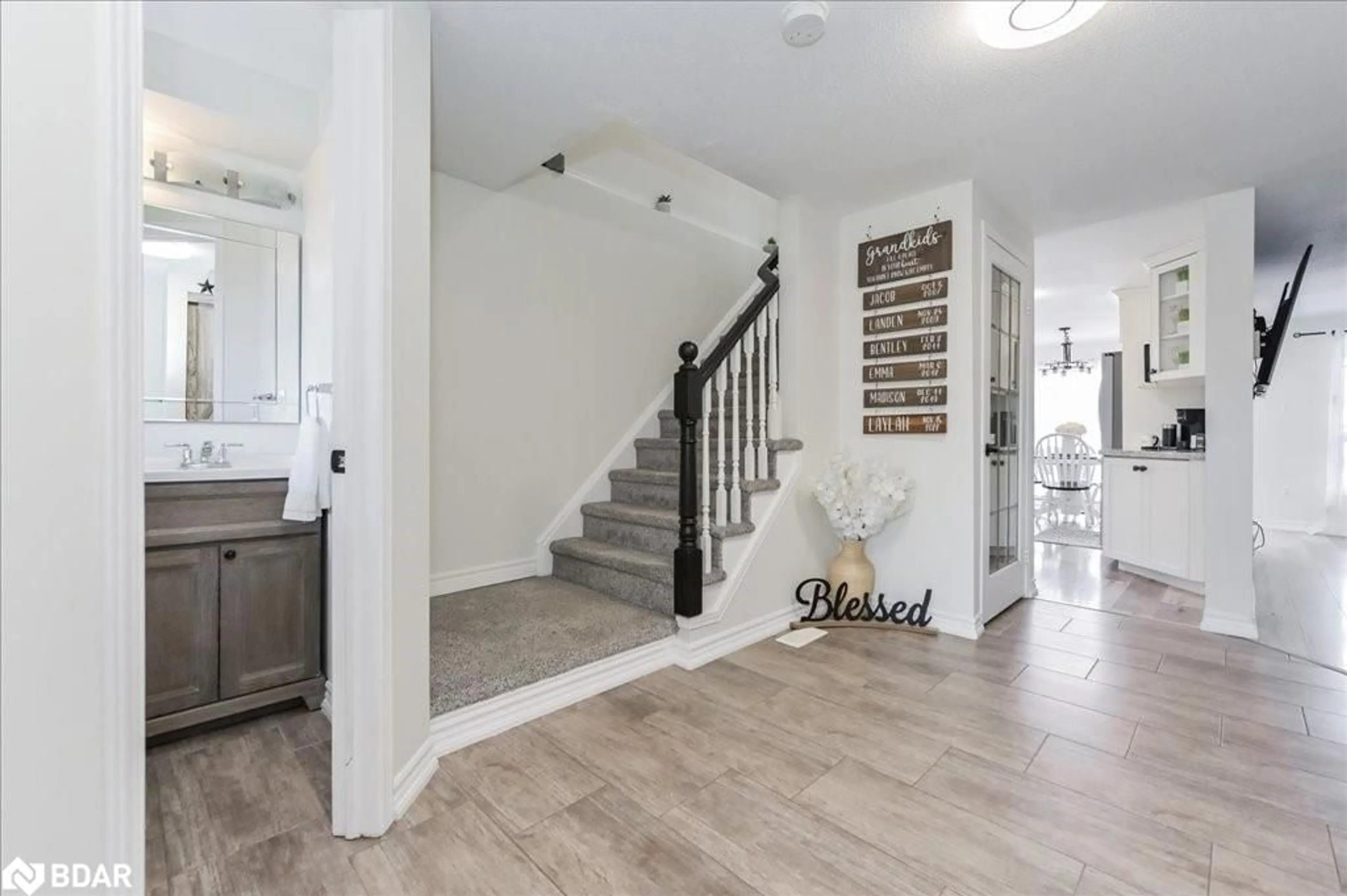 Indoor entryway for 164 Tait Cres, Fergus Ontario N1M 3P5