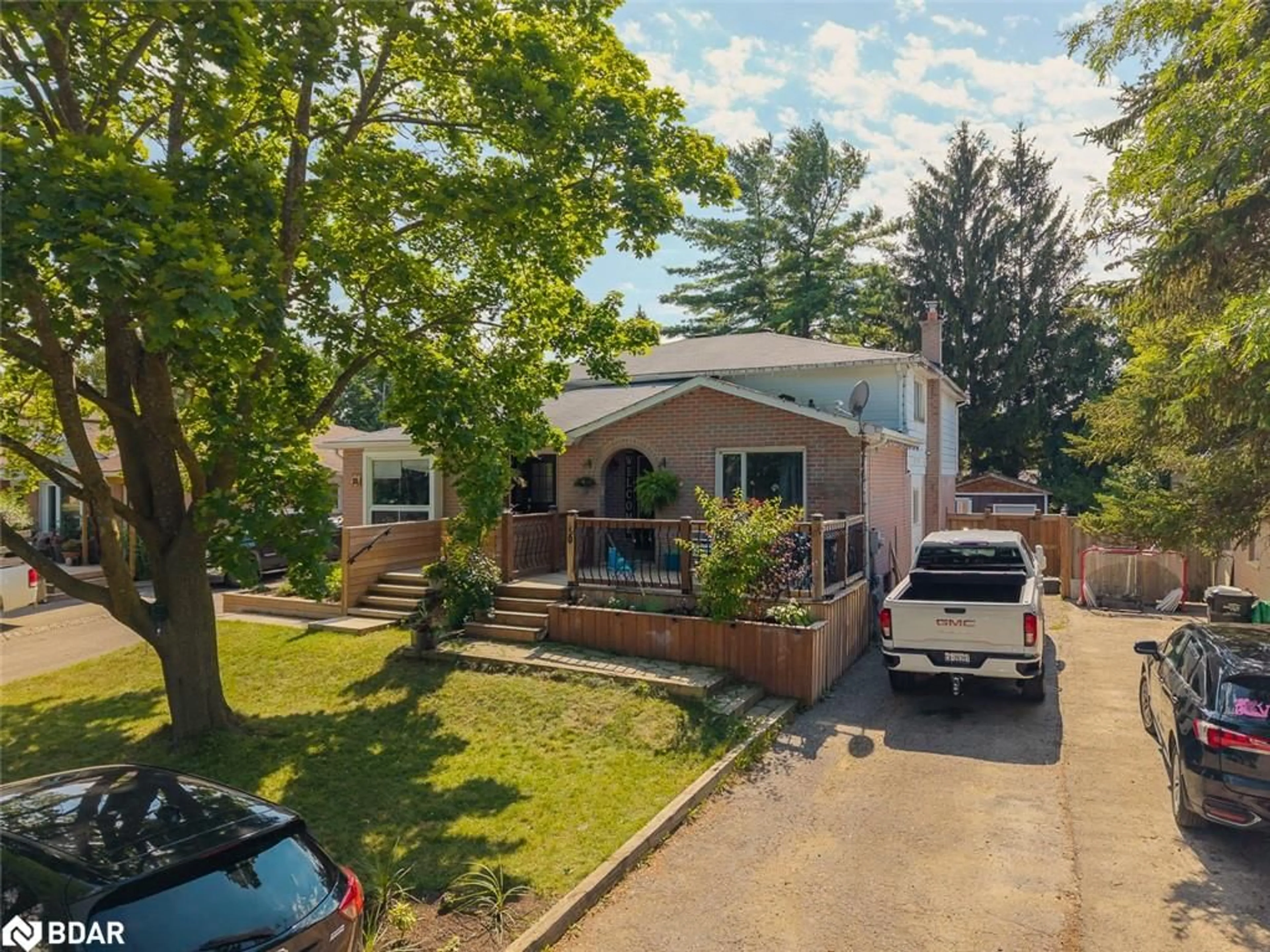 A pic from outside/outdoor area/front of a property/back of a property/a pic from drone, street for 50 Stewart Ave, Alliston Ontario L9R 1C2