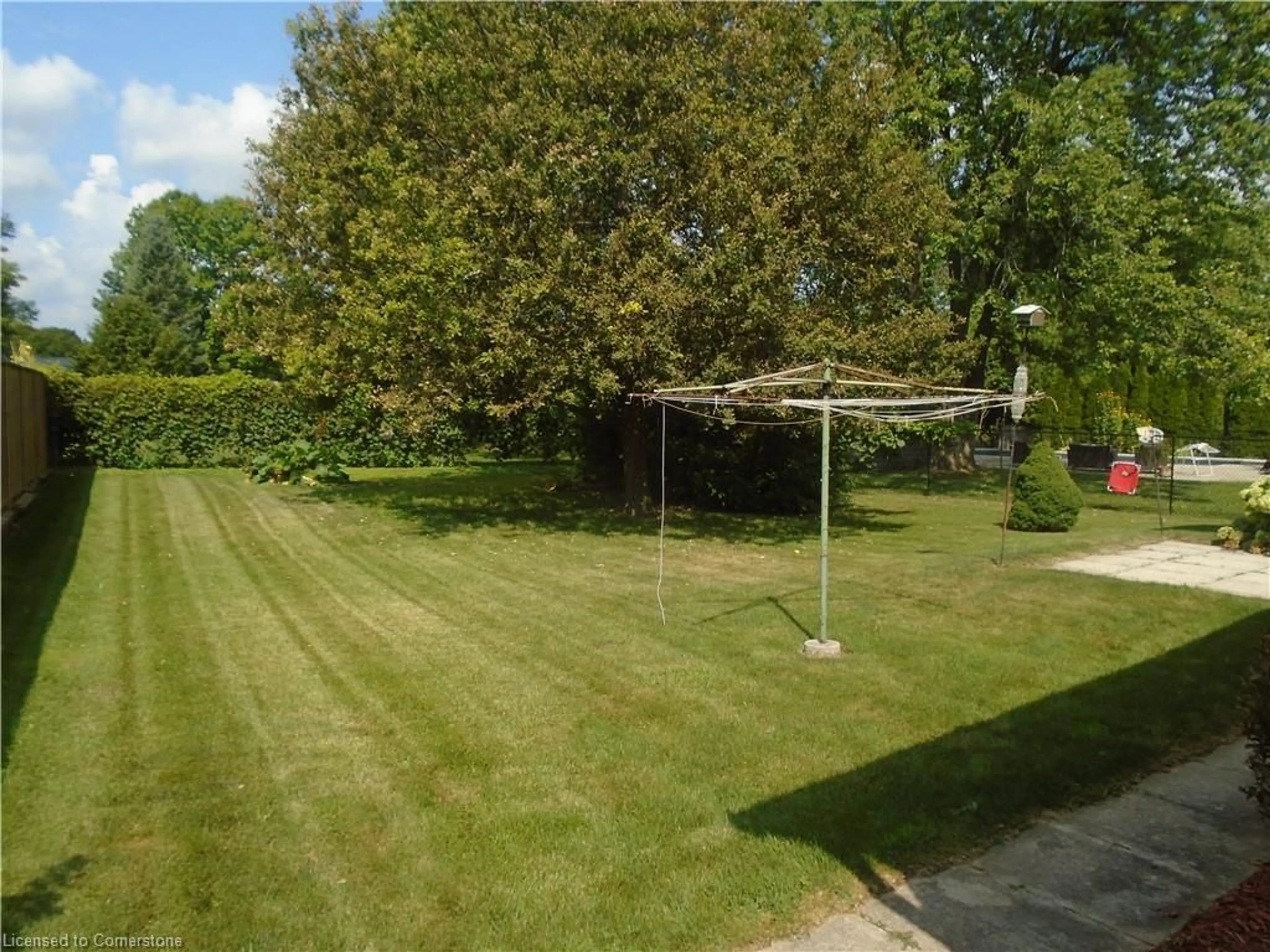 A pic from outside/outdoor area/front of a property/back of a property/a pic from drone, street for 10 Sheridan Blvd, Simcoe Ontario N3Y 4W4