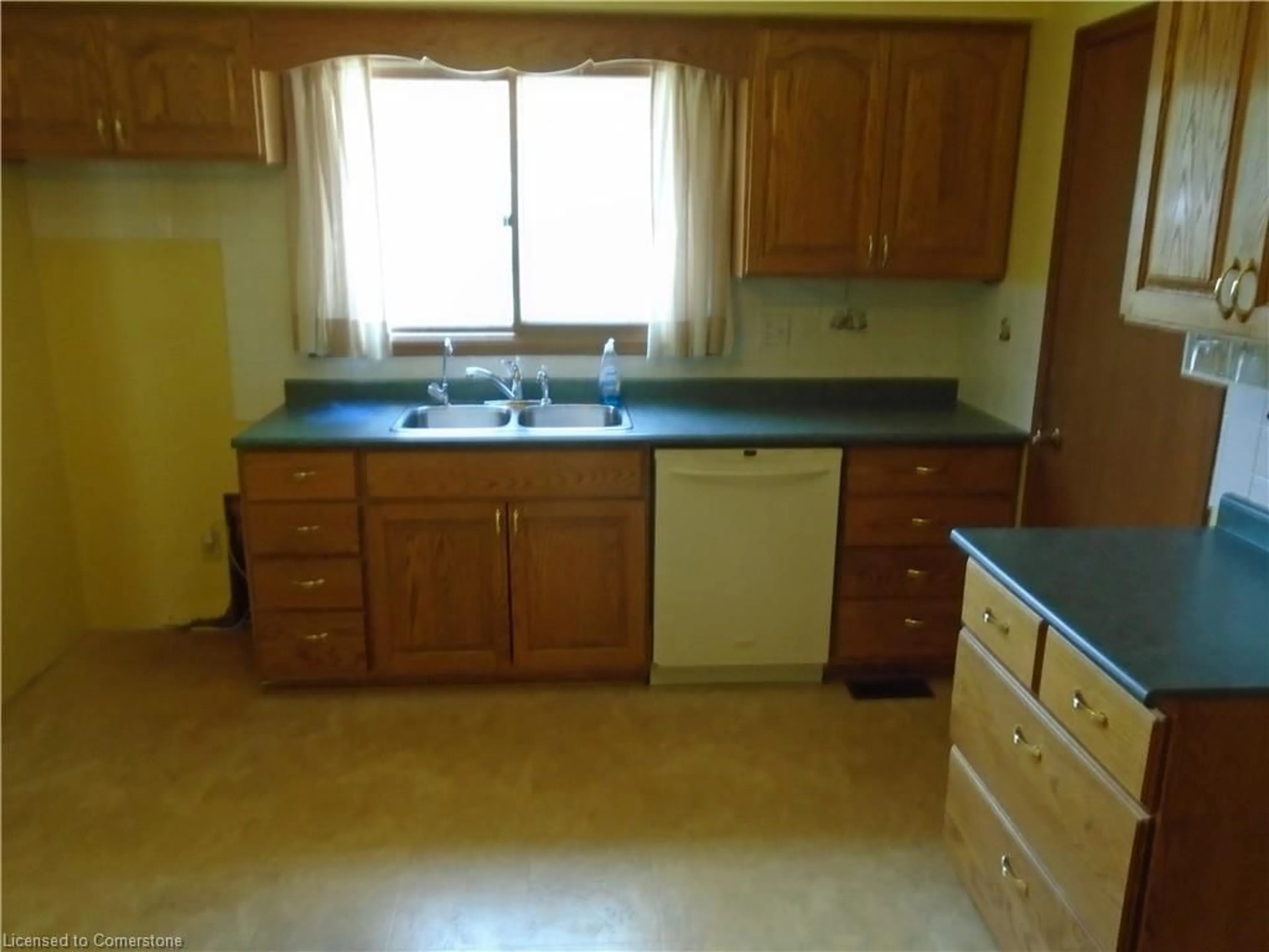 Standard kitchen, unknown for 10 Sheridan Blvd, Simcoe Ontario N3Y 4W4